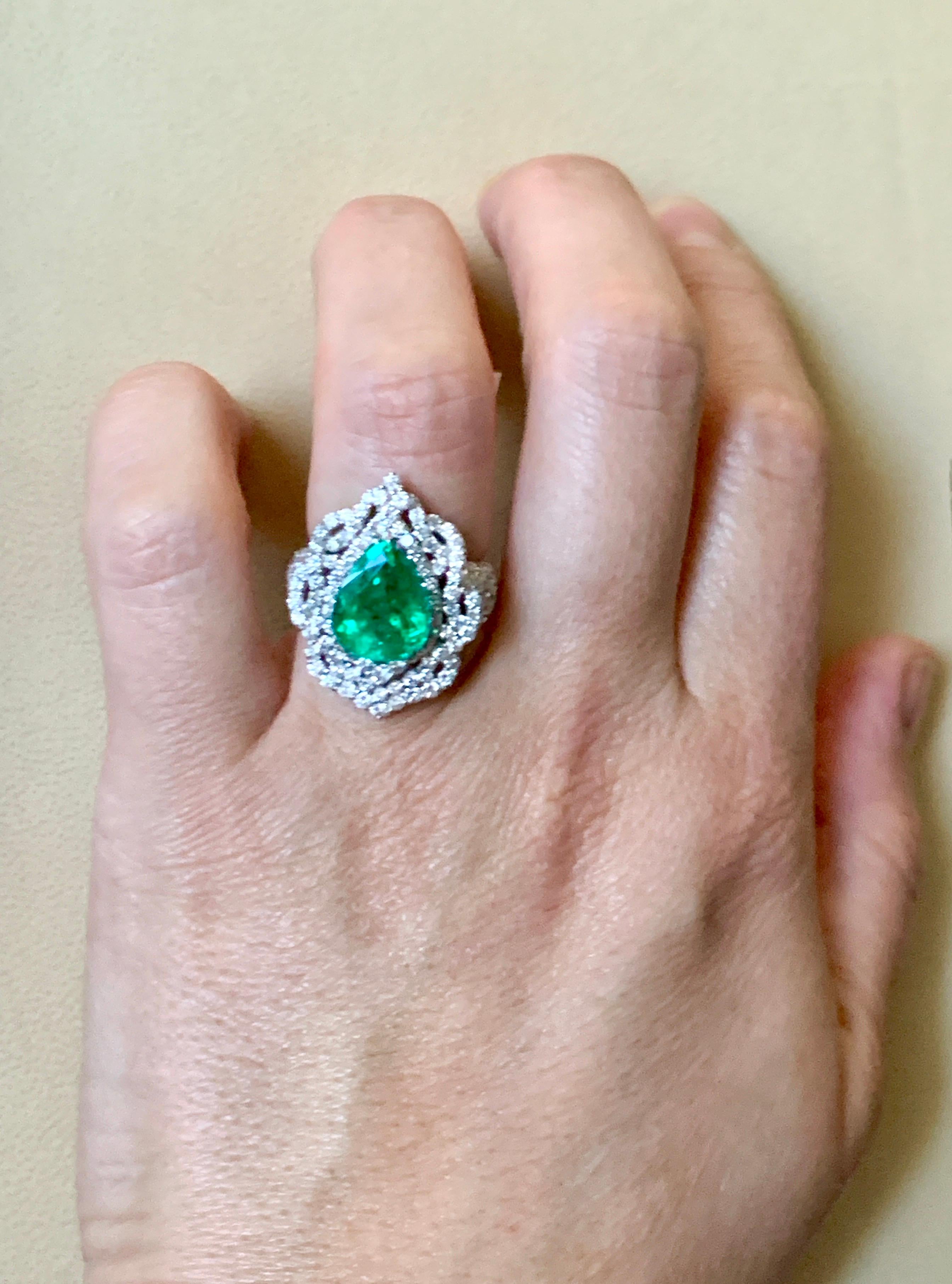4.75 Carat Pear Cut Colombian Emerald & Diamond 18 Karat Gold Ring Estate Size 7 For Sale 9