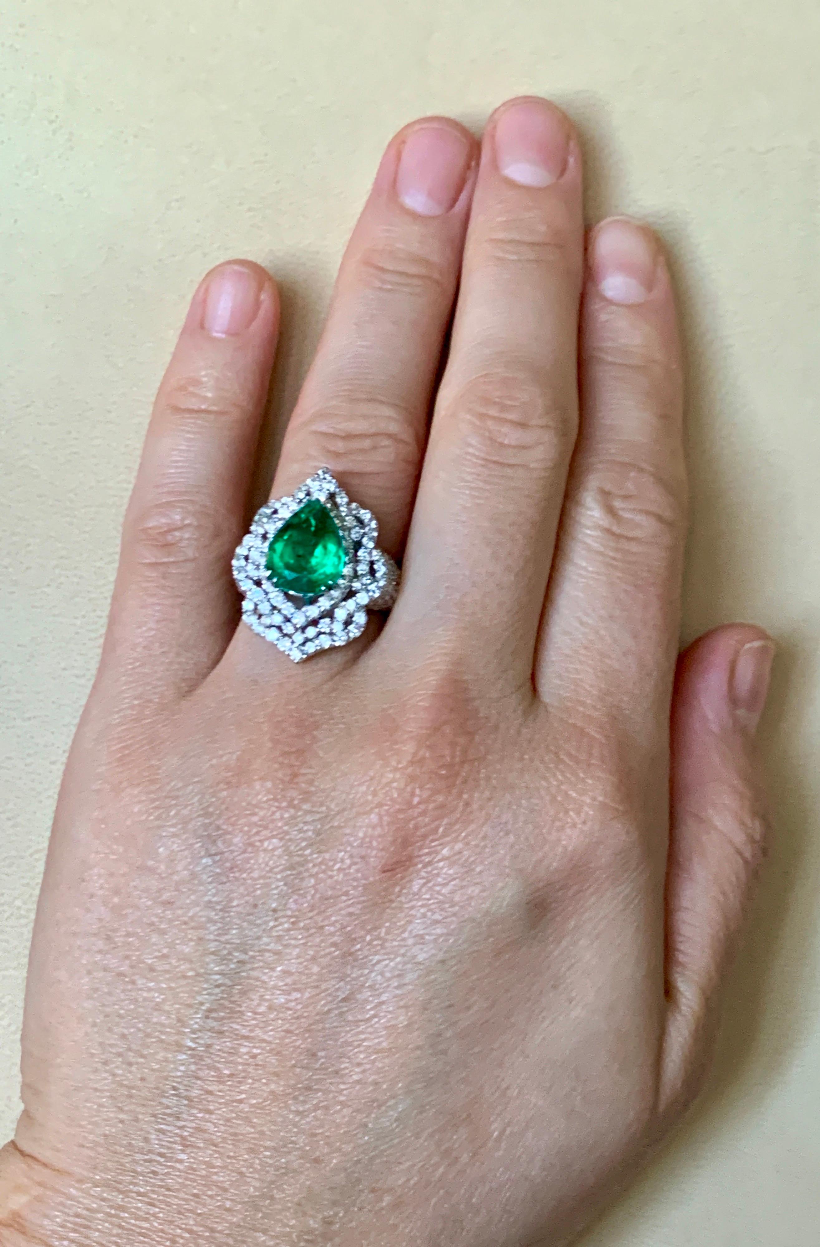 4.75 Carat Pear Cut Colombian Emerald & Diamond 18 Karat Gold Ring Estate Size 7 For Sale 10