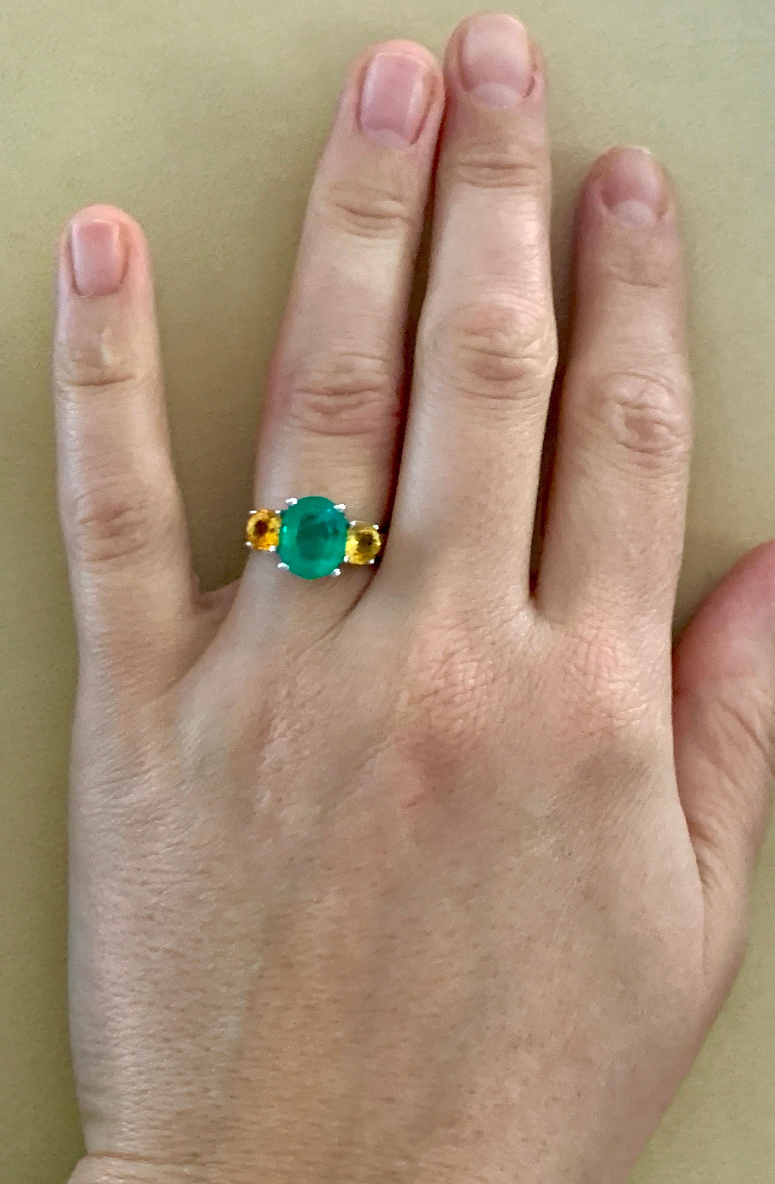 3 Carat Oval Cut Colombian Emerald and Yellow Sapphire 18 Karat Gold Ring For Sale 4