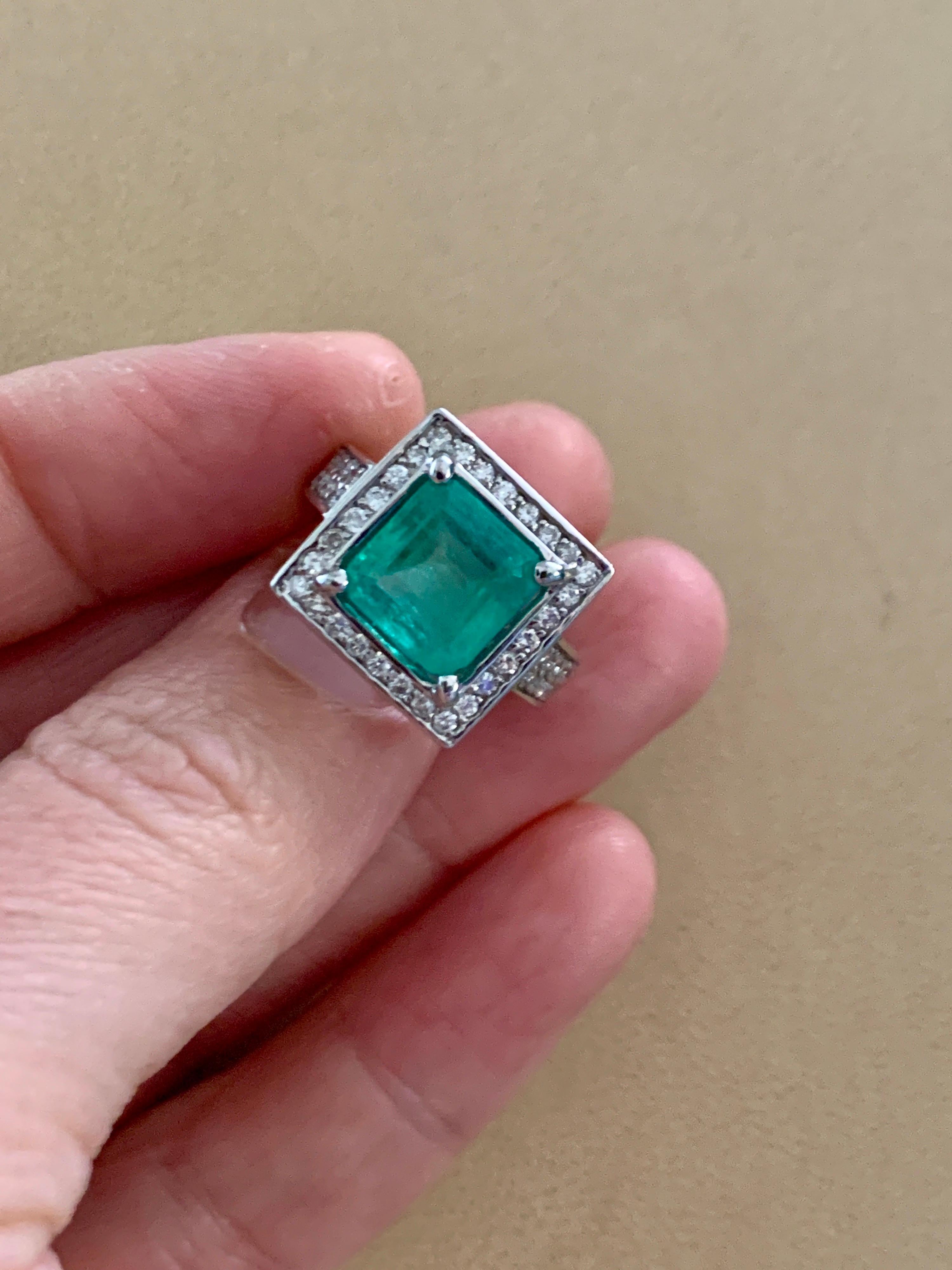 Women's 4 Carat Emerald Cut Colombian Emerald and Diamond Ring 14 Karat Gold Estate For Sale