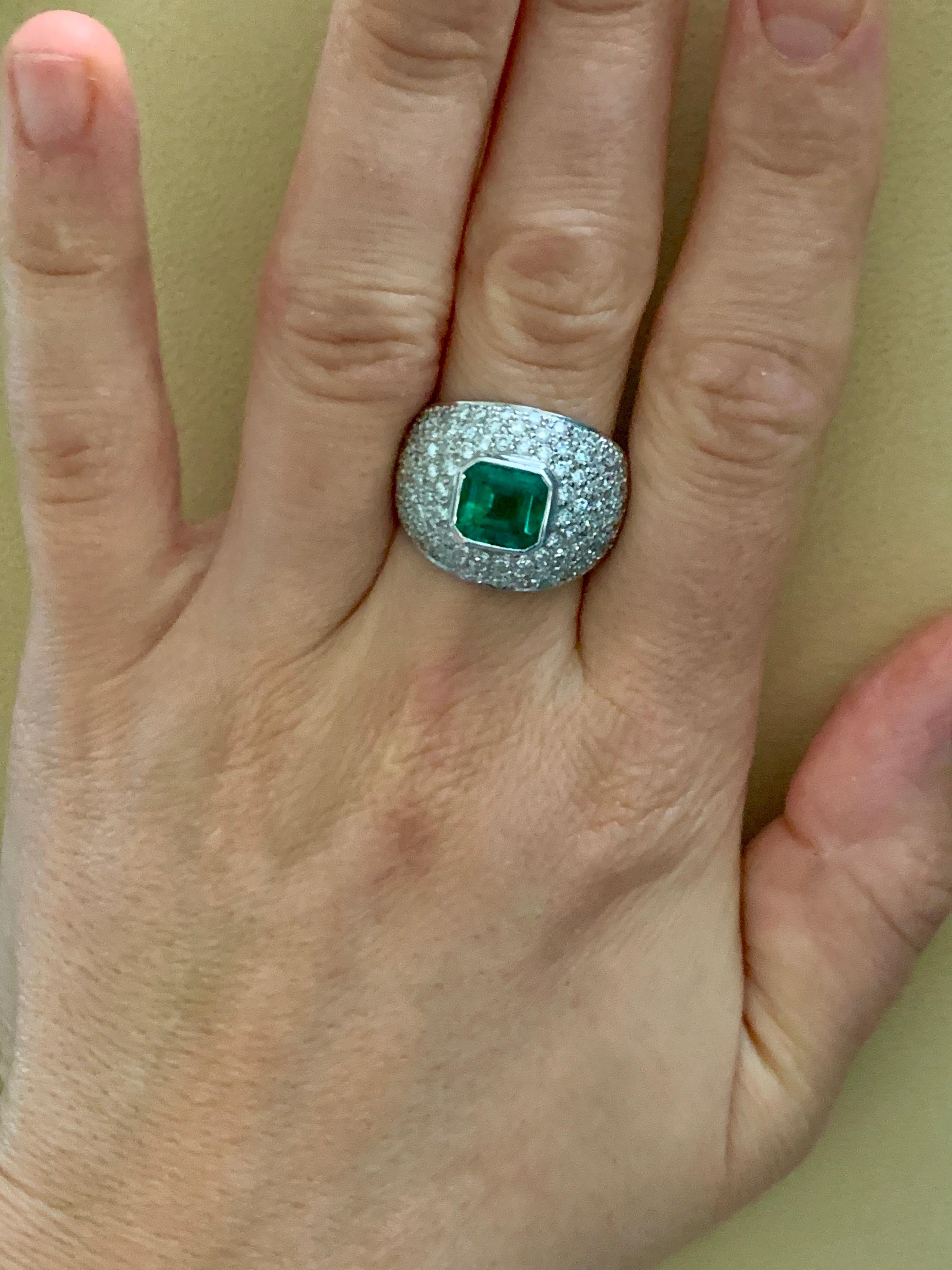 3 Carat Emerald Cut Colombian Emerald and Diamond 18 Karat Gold Ring Estate For Sale 9