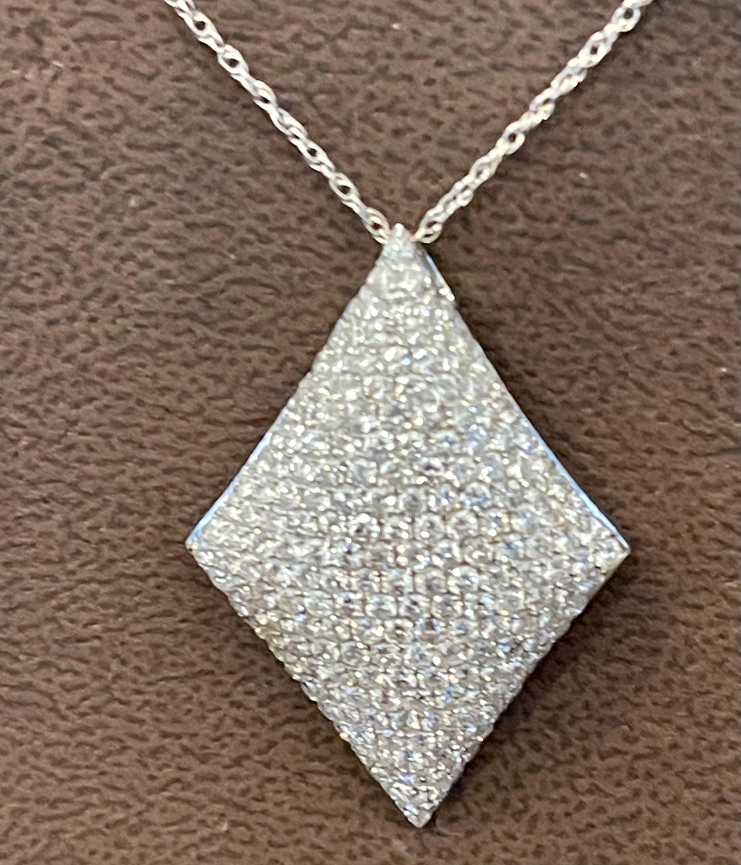 3.5 Carat VS/E Quality Diamond Pendant Necklace in 14 Karat White Gold For Sale 4