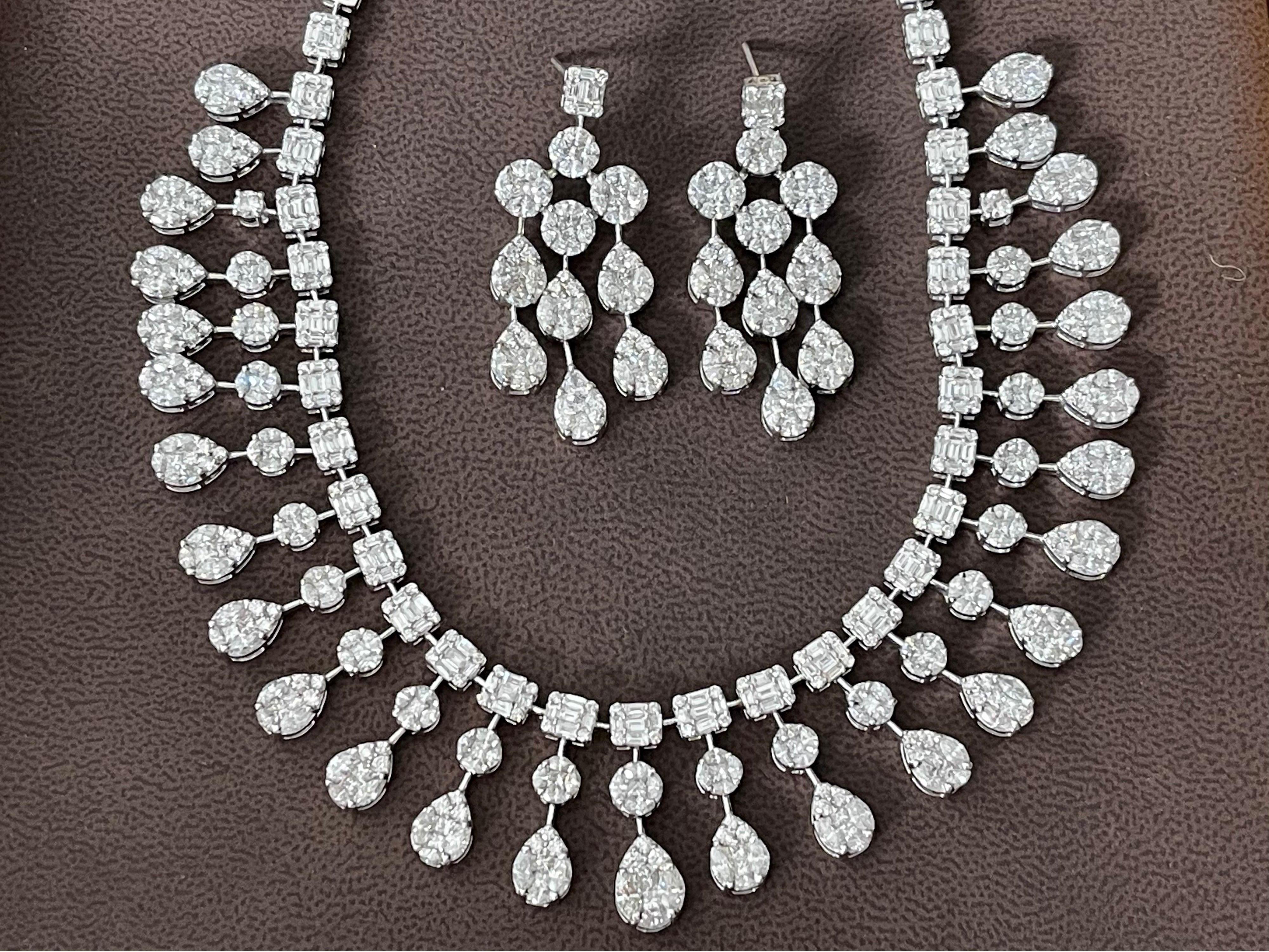 Women's Elegant Dangling 32 Carat Diamond Necklace and Earring Suite in 18 Karat Gold