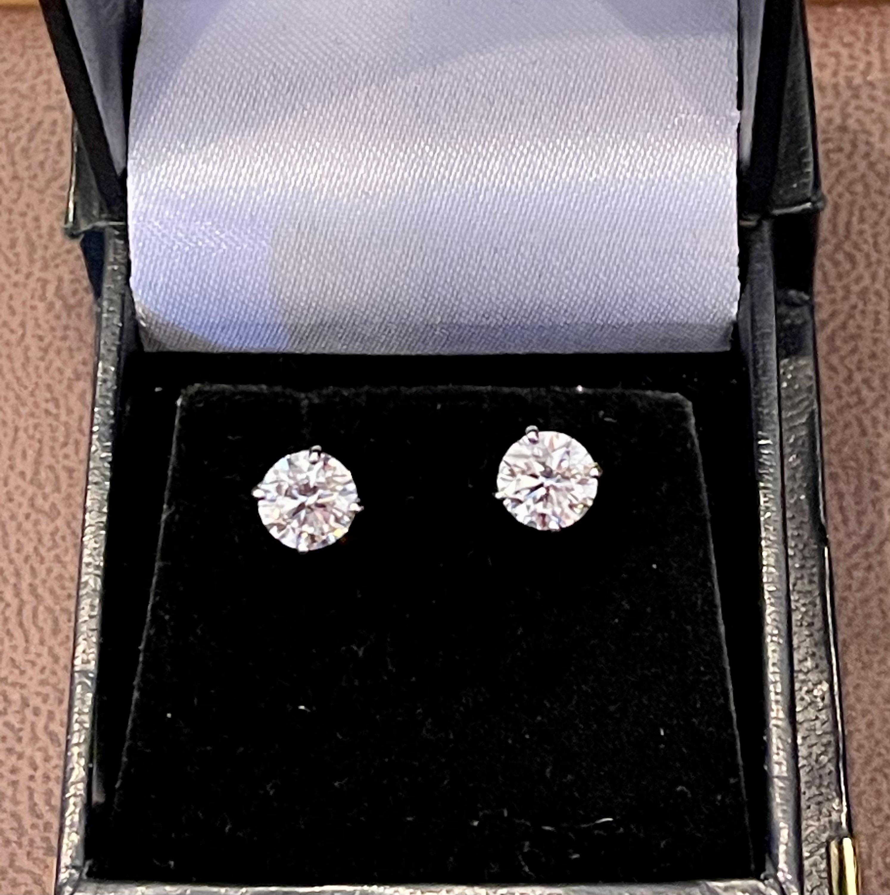 1 Carat Each Solitaire Diamond Total Diamond 2.04 Carat Earring 14 Karat Gold 9