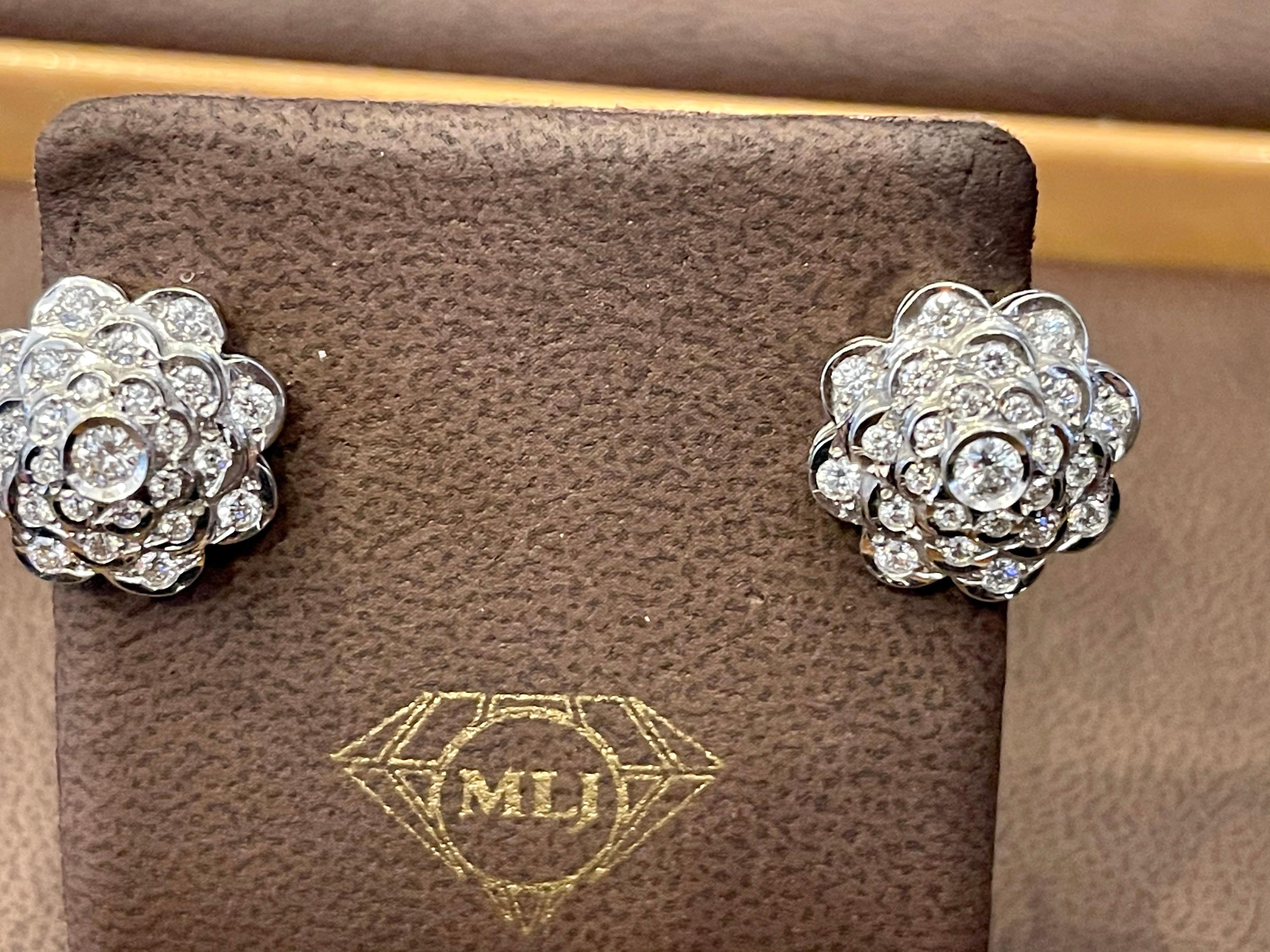 2.8 Carat Diamond VS Quality Flower/Cluster Earring 18 Karat White Gold For Sale 5