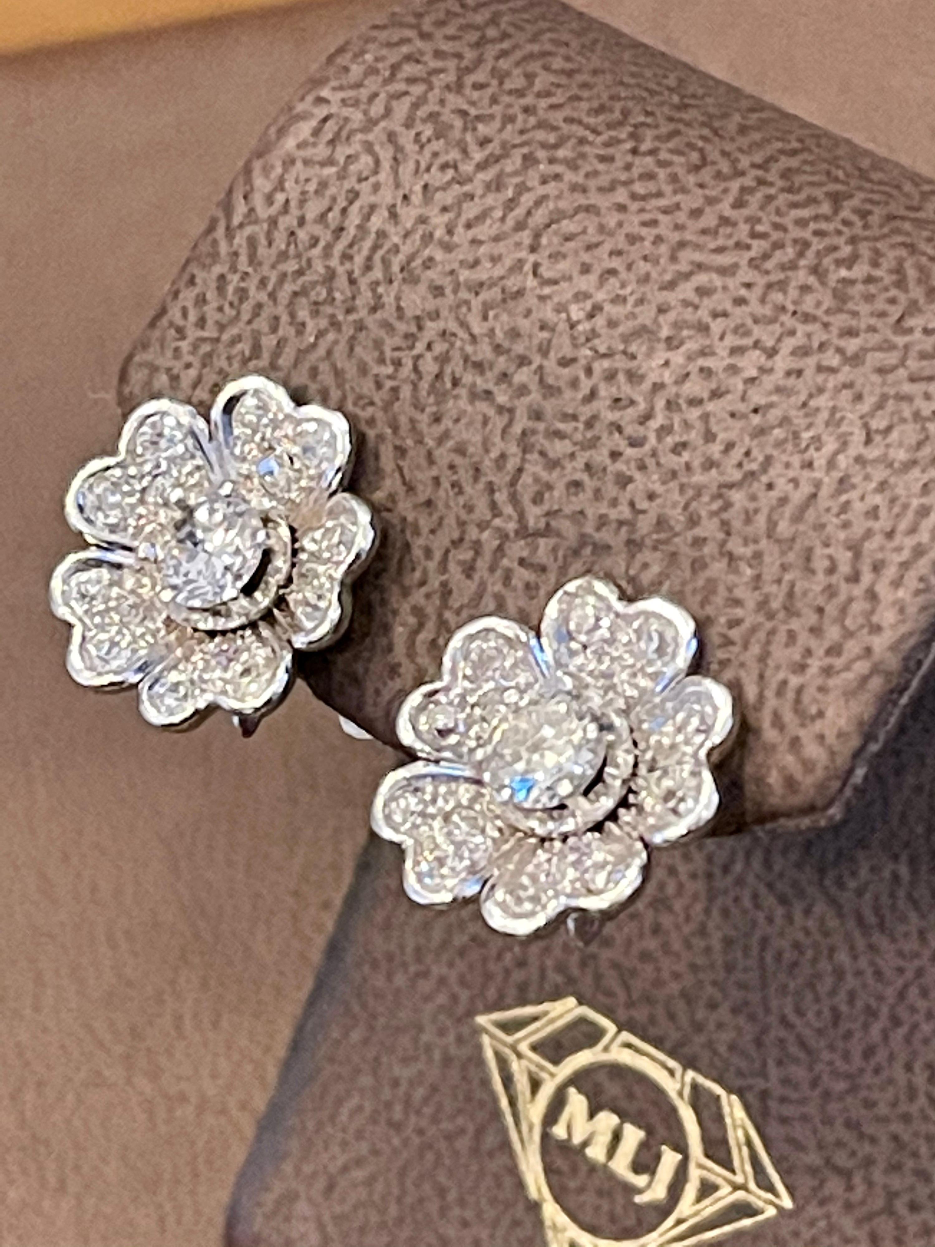 AGI Certified 2 Ct Diamond VS Quality Flower/Cluster Earring Platinum 0.7 Carat  For Sale 2