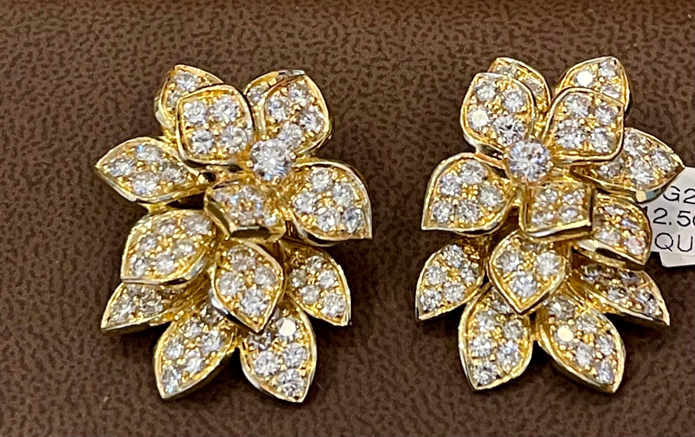 12.5 Carat Diamond VS Quality Clip Earrings Women in 18 Karat Gold 27 Grams For Sale 2