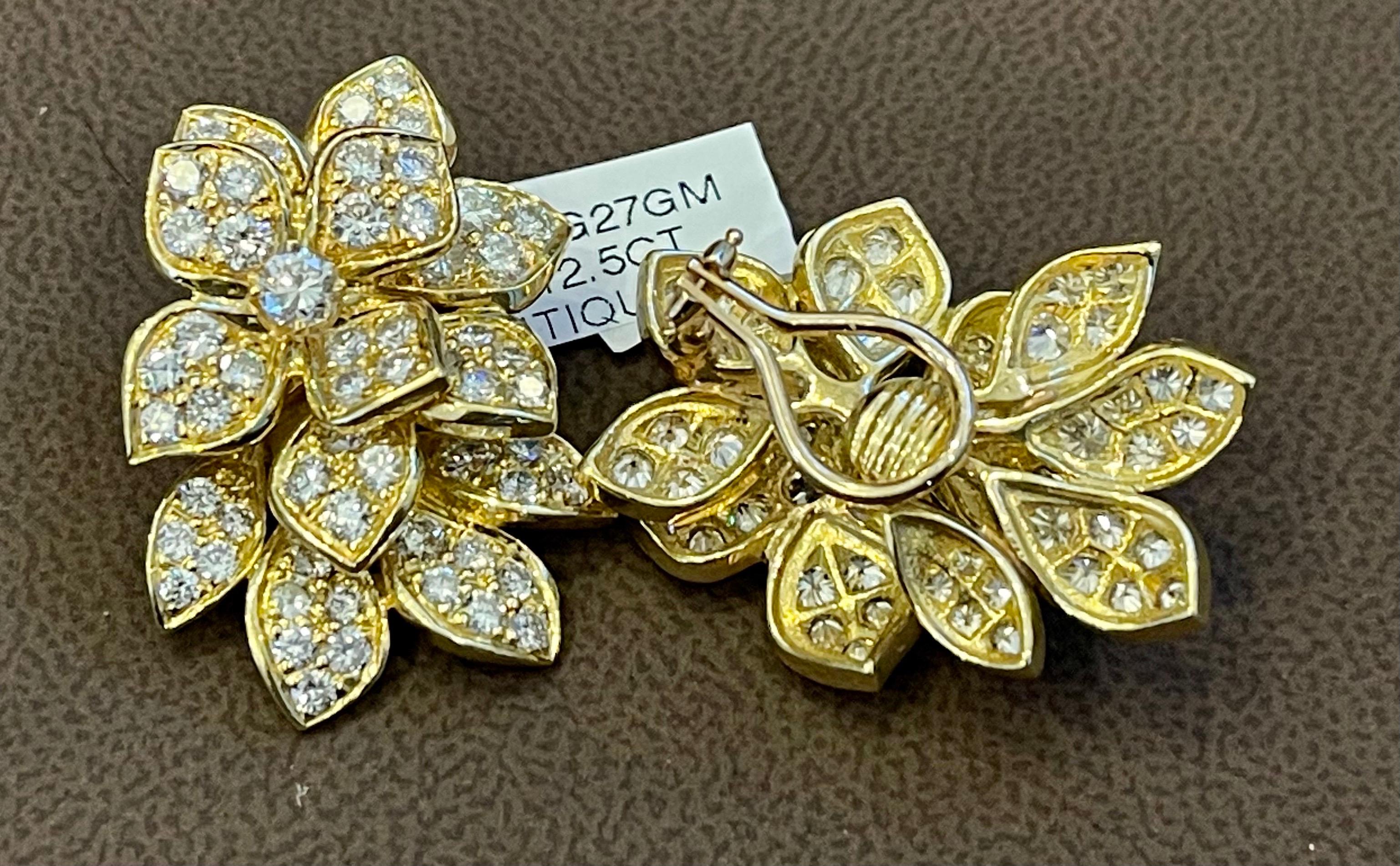 12.5 Carat Diamond VS Quality Clip Earrings Women in 18 Karat Gold 27 Grams For Sale 7