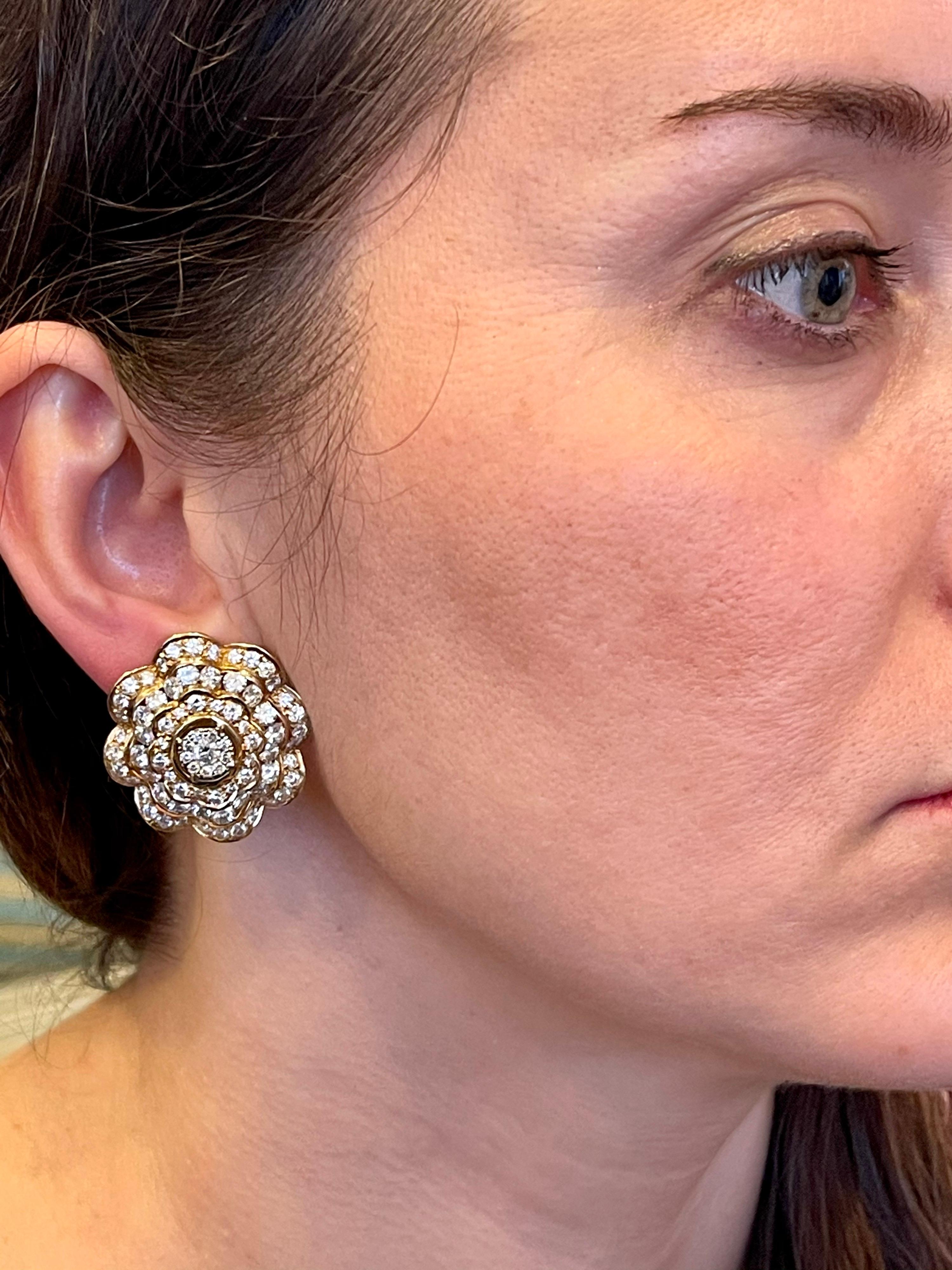 11.5 Carat Diamonds VS/E Flower Cocktail Earring 18 Karat Yellow Gold Estate 15