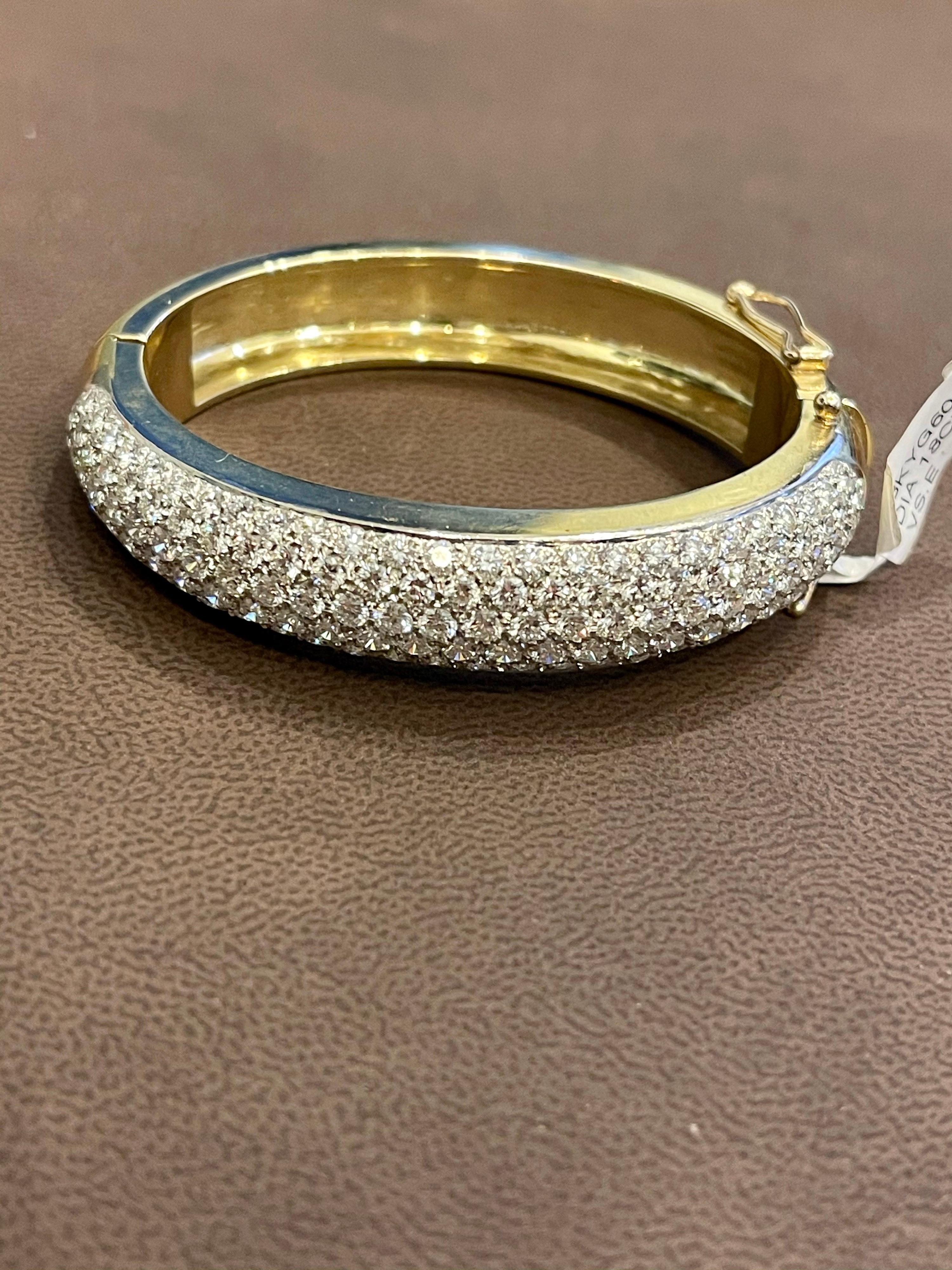 18 Carat Diamonds VS Quality E-F Color 18 Karat Gold 60 Grams Bangle ...