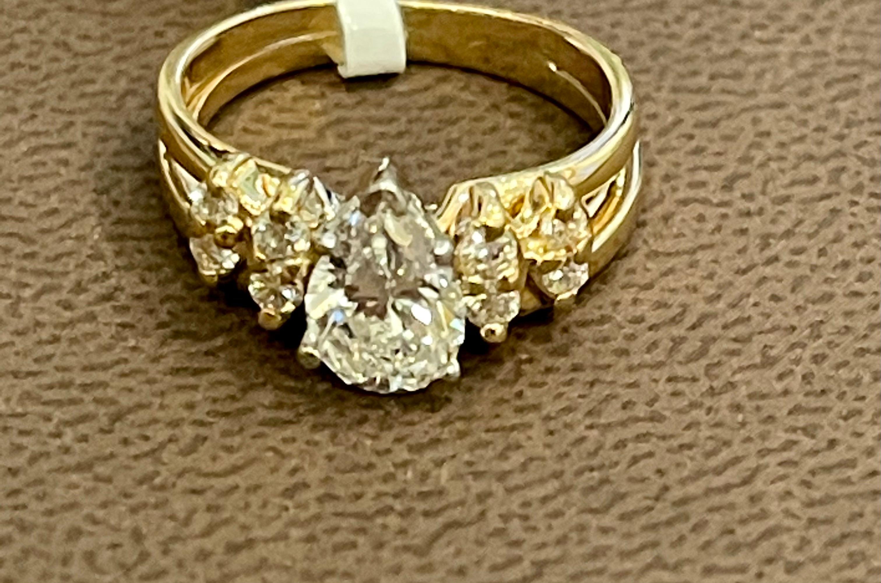 1.0 Carat Pear Shape Center Diamond Engagement 14 Karat Yellow Gold Ring For Sale 8