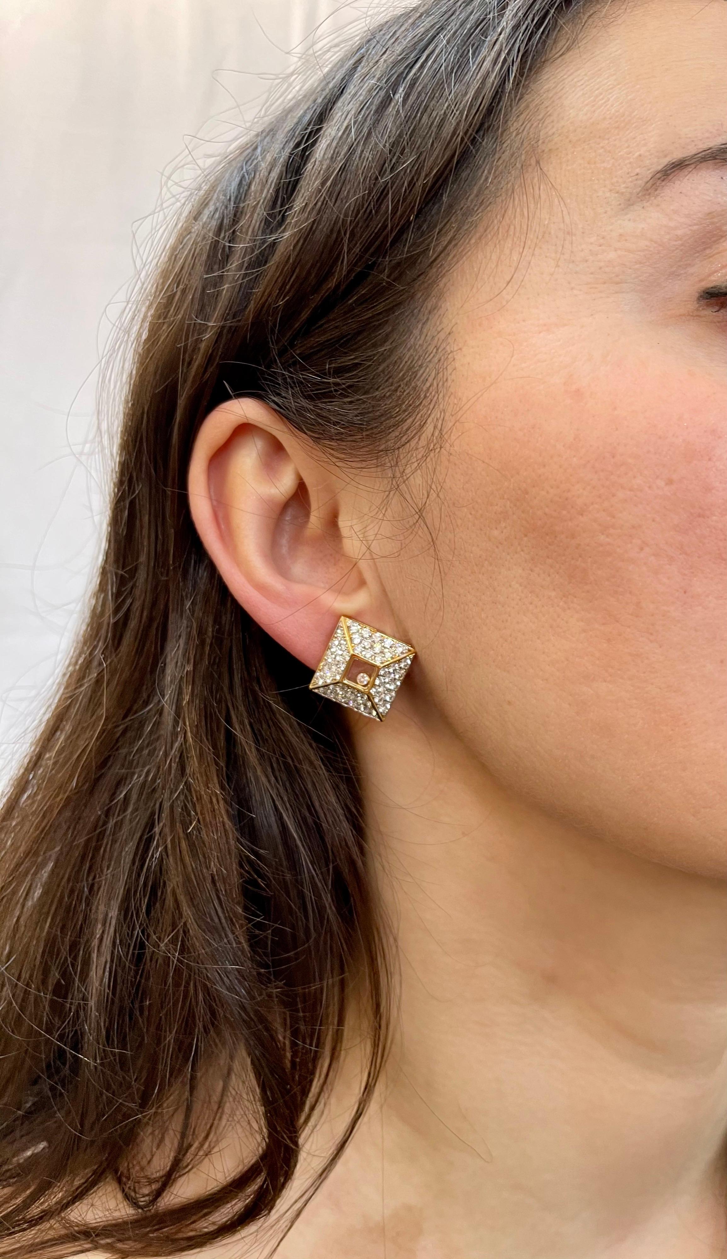 Chopard, 18 Karat Gold Happy Diamonds Clip Earrings Women 98 Pieces Diamond For Sale 7