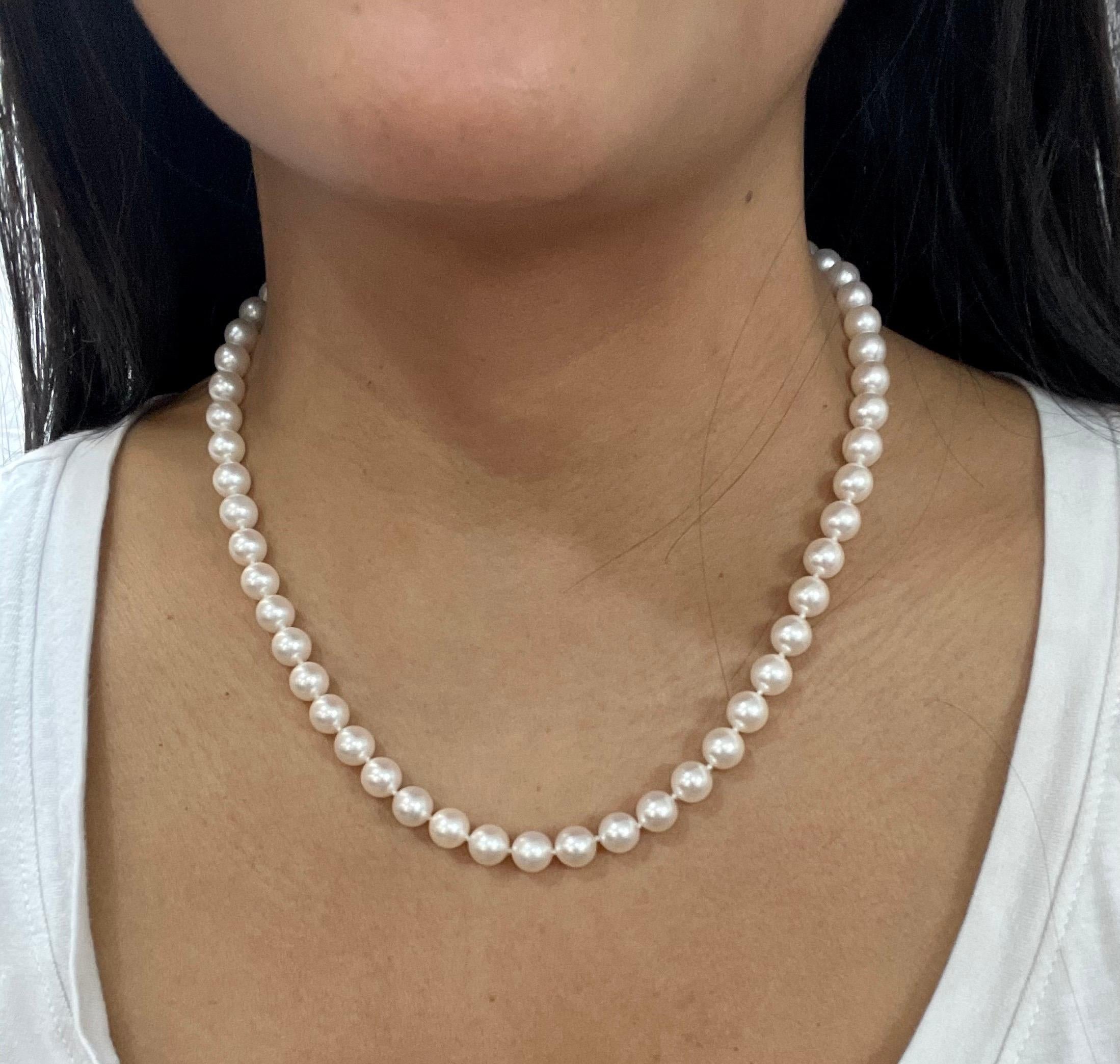 Vintage Mikimoto 18 Karat White Gold Blue Lagoon Pearl Strand Necklace In Excellent Condition In New York, NY