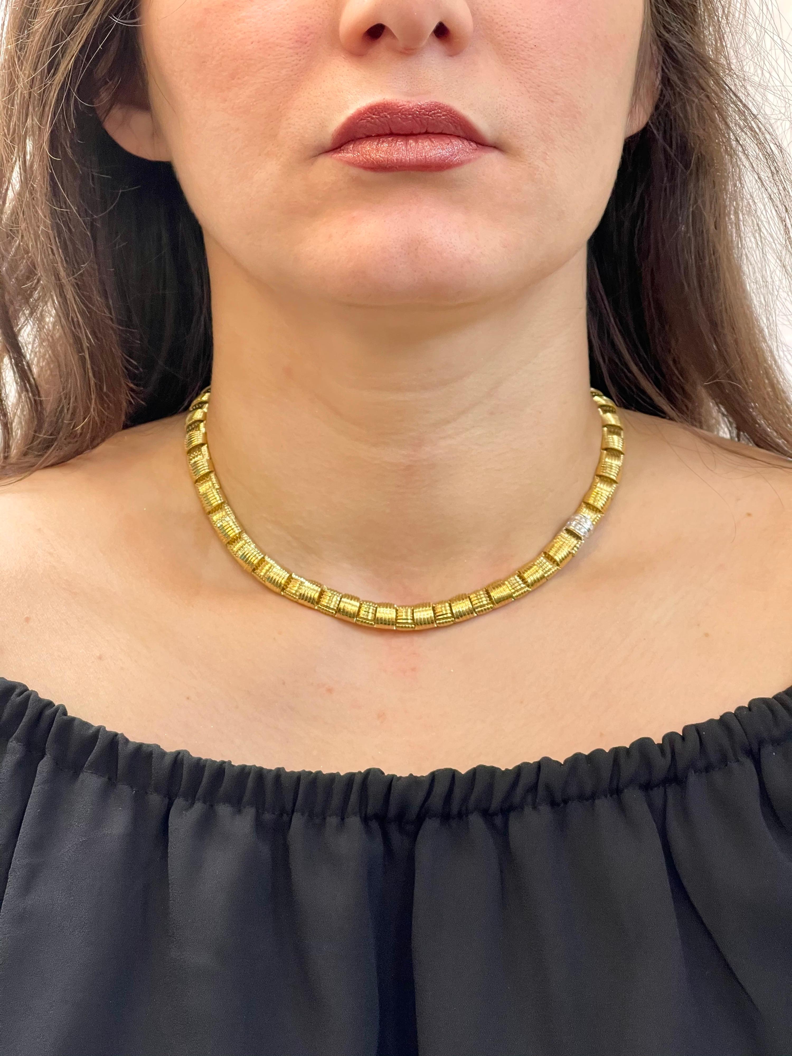 Roberto Coin Appassionata Necklace in 18 Karat Gold 70 Grams and Diamonds For Sale 6