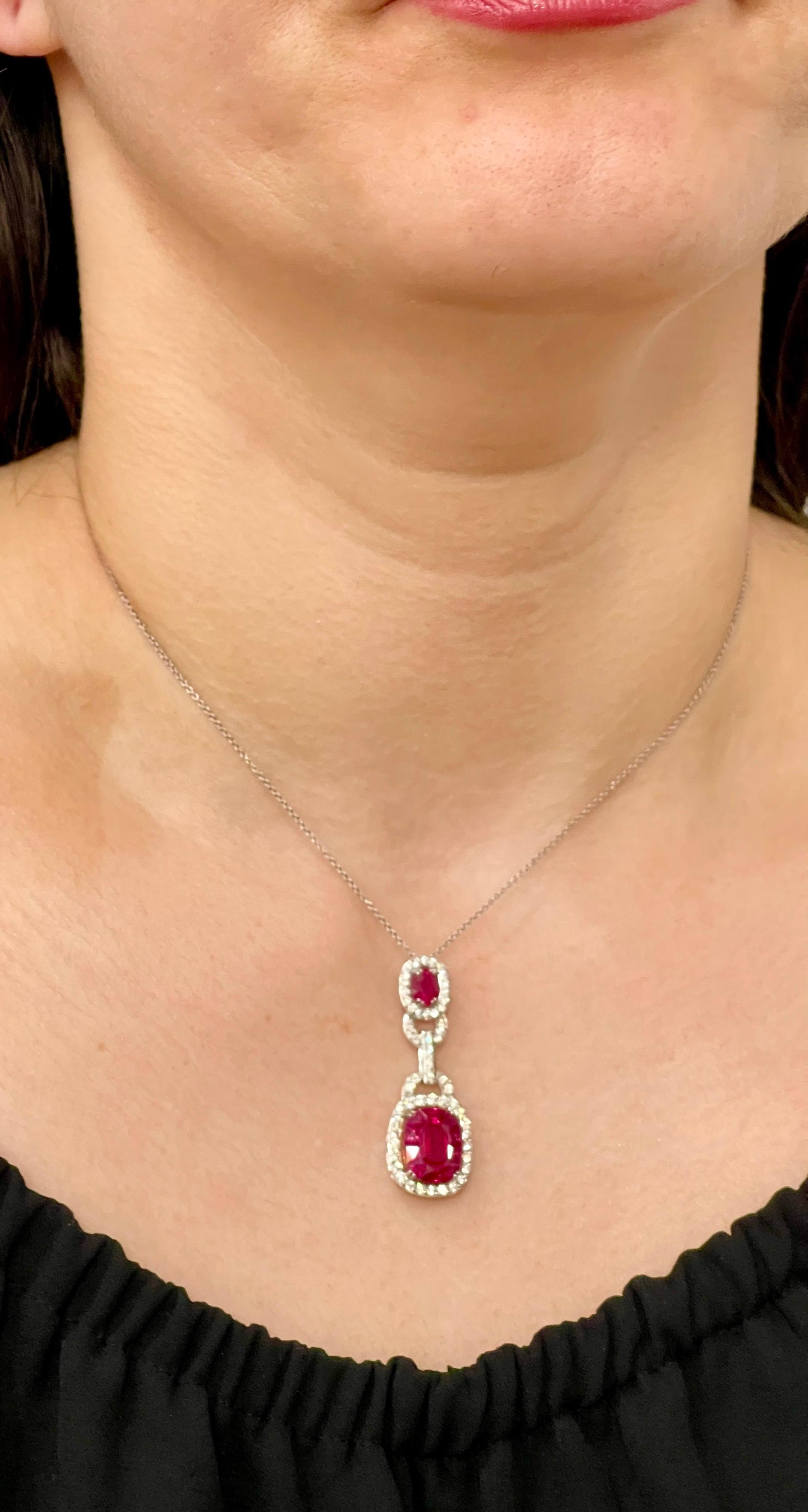3.5 Carat Natural Burma Ruby and Diamond Pendant or Necklace in 18 Karat Gold For Sale 7