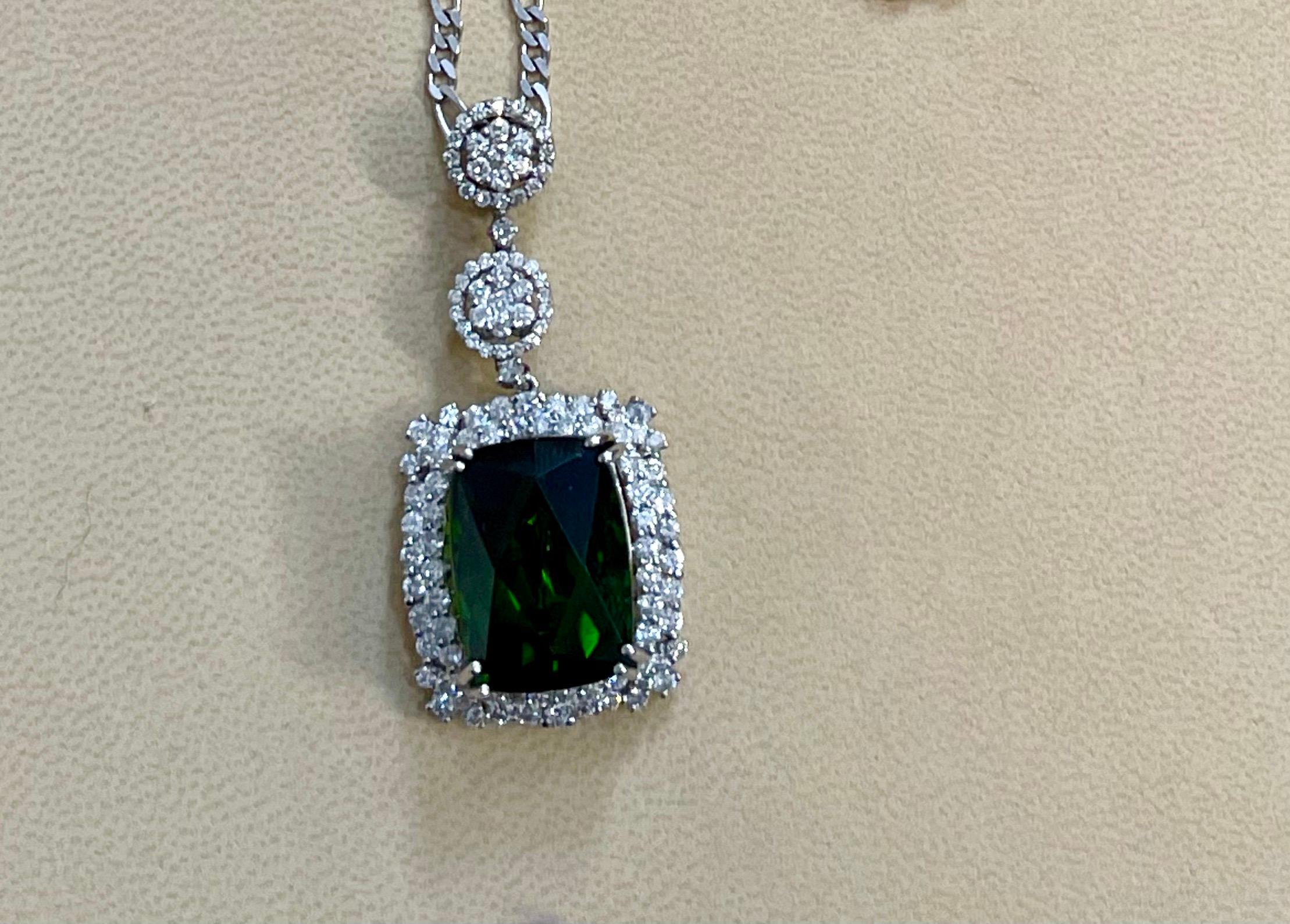 17 Carat Green Tourmaline and 4 Carat Diamond Pendant / Necklace 14 Karat Gold For Sale 6