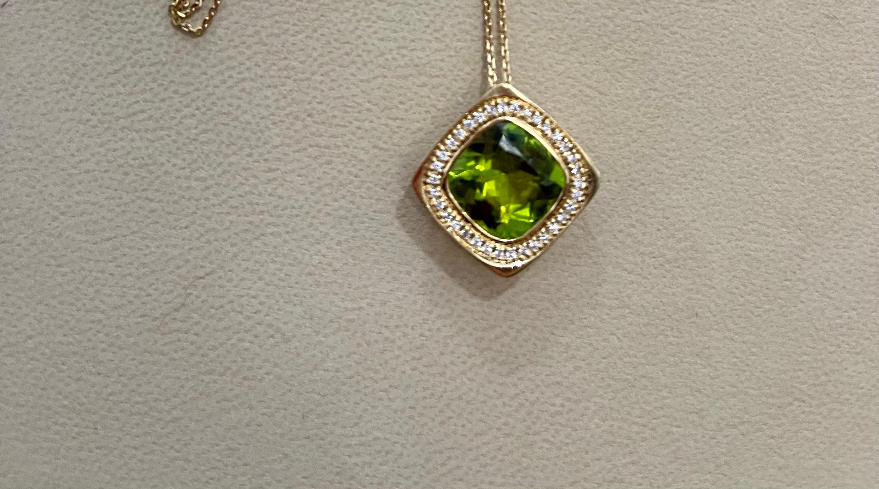 Diamond and Cushion Shape Peridot Pendant Necklace 14 Karat Yellow Gold 5