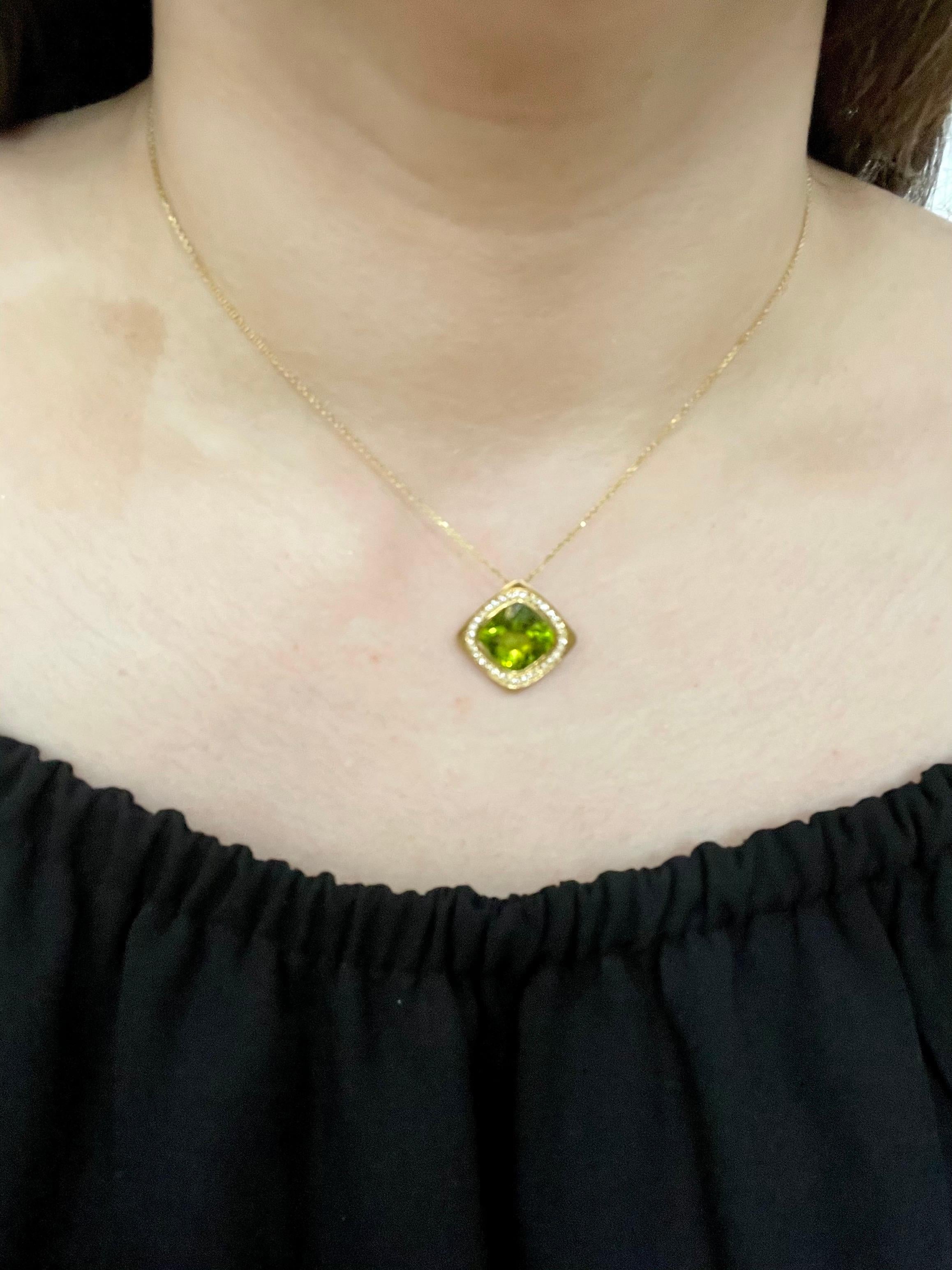 Diamond and Cushion Shape Peridot Pendant Necklace 14 Karat Yellow Gold 7