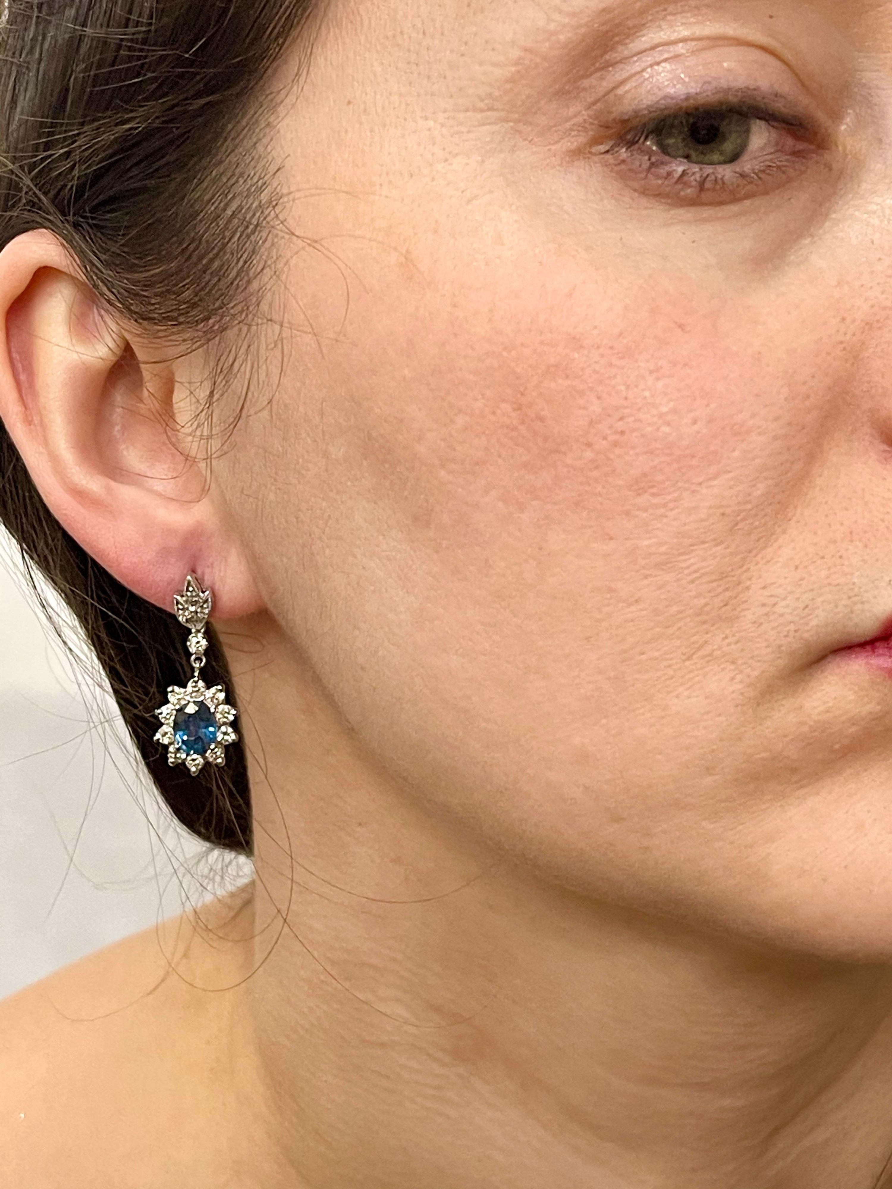 2.5 Carat Natural Sapphire & 2.0 Carat Diamond Hanging/Drop Earring 14Karat Gold 8