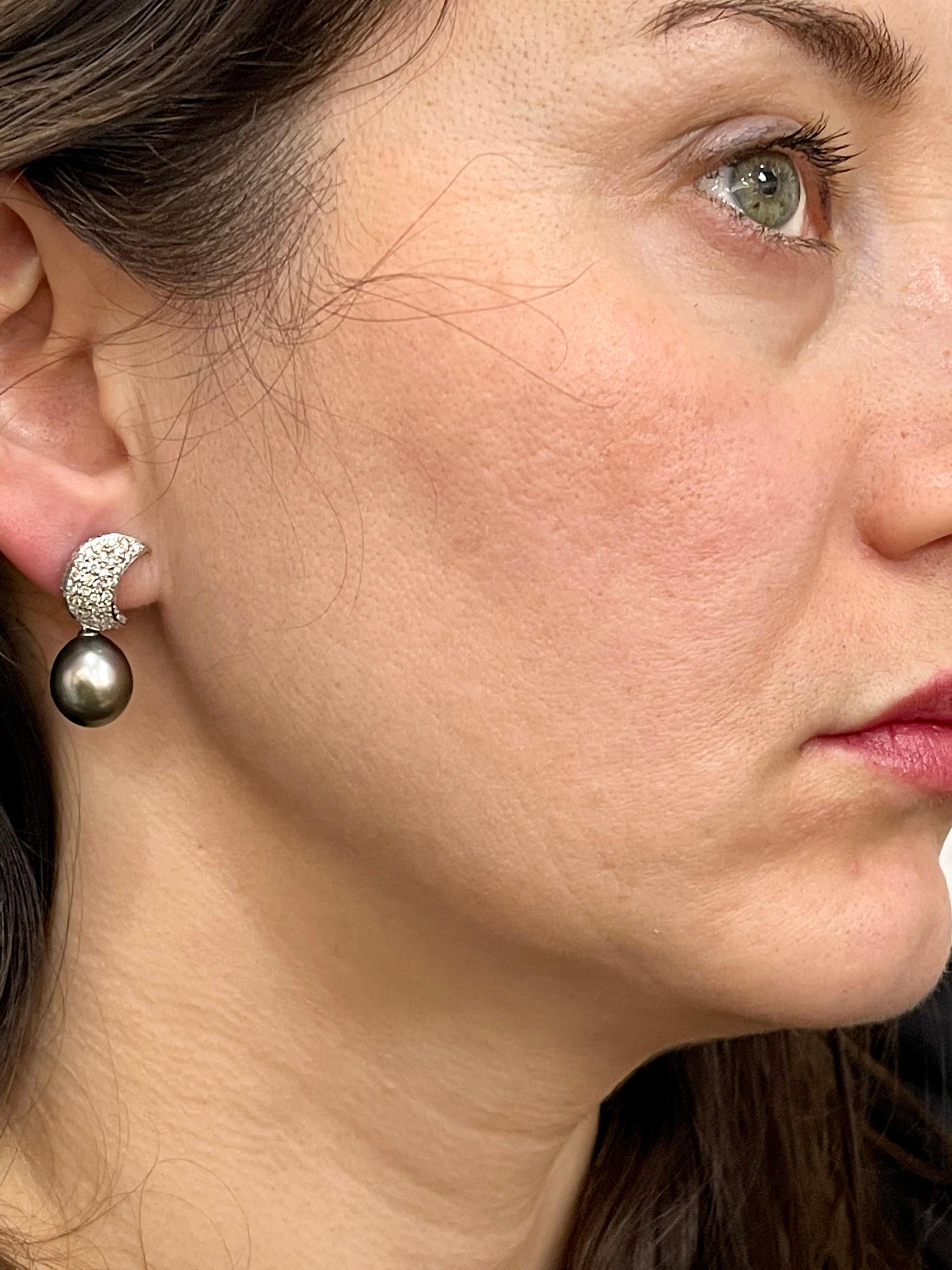 Pendientes Colgantes de Cóctel de Tahití Negro Gris con Diamantes Oro Blanco de 18 Kilates en venta 10
