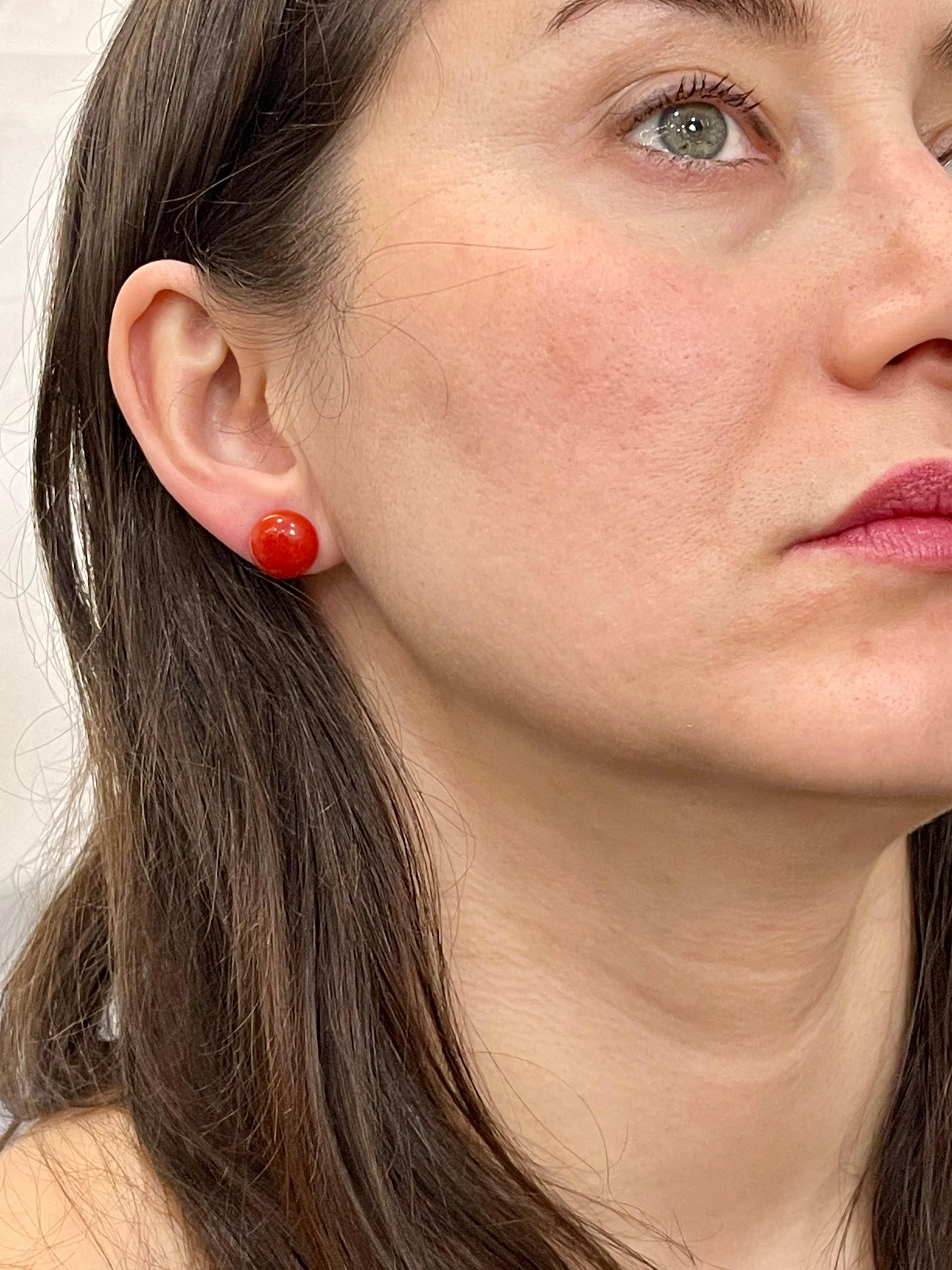 Natural Coral Simple Stud Earring in 18 Karat Yellow Gold For Sale 3