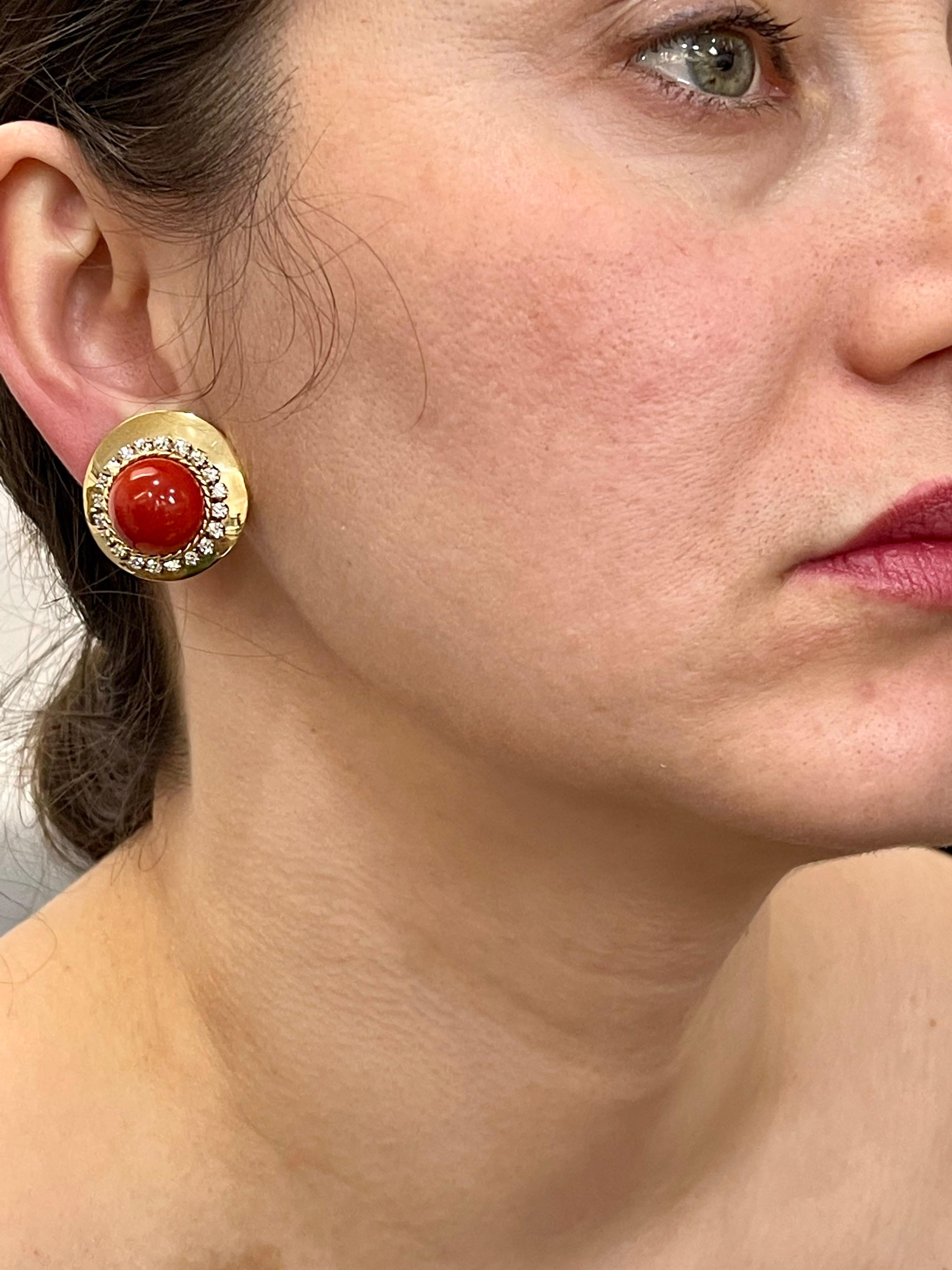 Aletto Black Natural Coral and Diamond Cocktail Earring in 18 Karat Yellow Gold 9