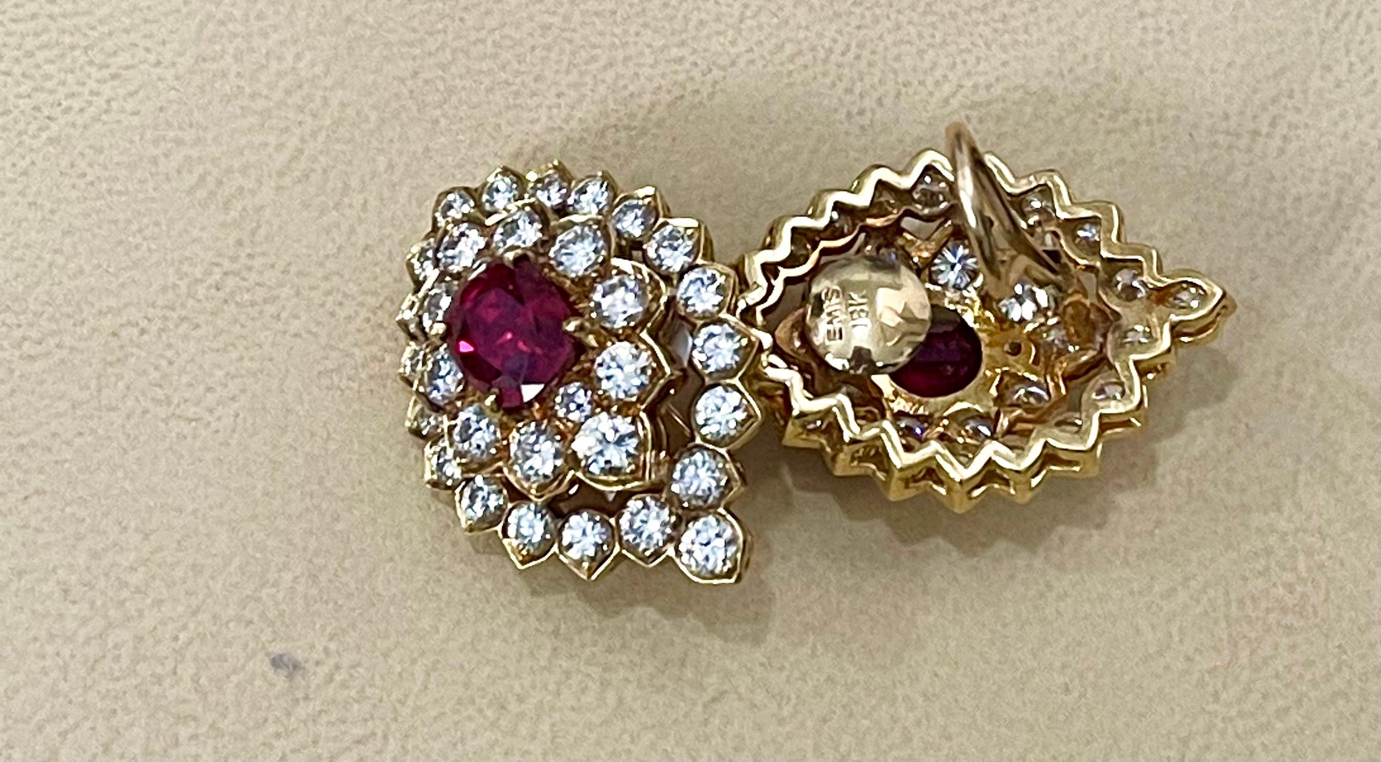 Ruby and 10 Carat VS Diamonds Stud/ Clip Earrings 18 Karat Yellow Gold For Sale 3