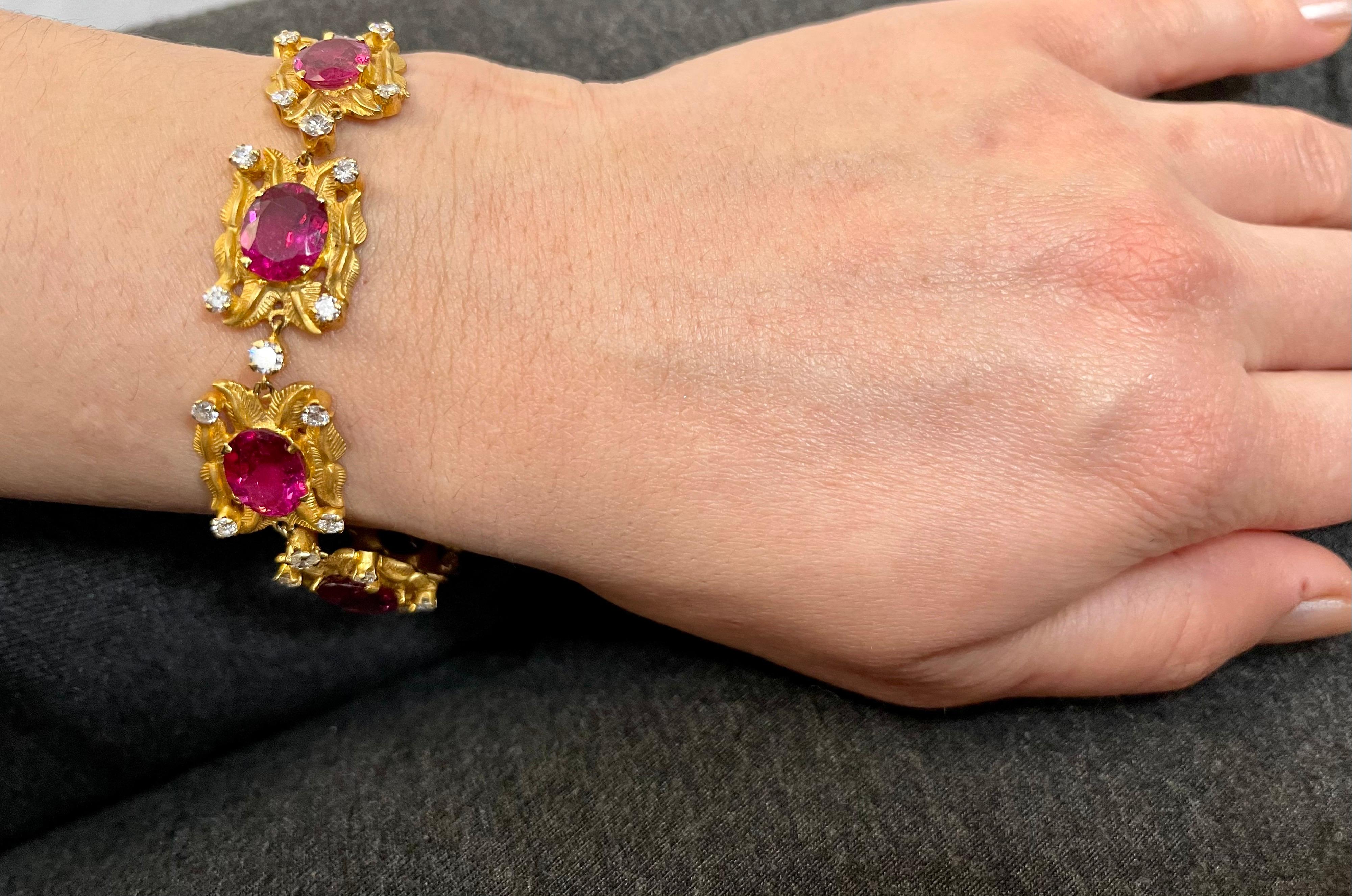 24 Karat rosa Turmalin und 2,75 Karat Diamant-Armband  18 Karat Gelbgold im Angebot 6