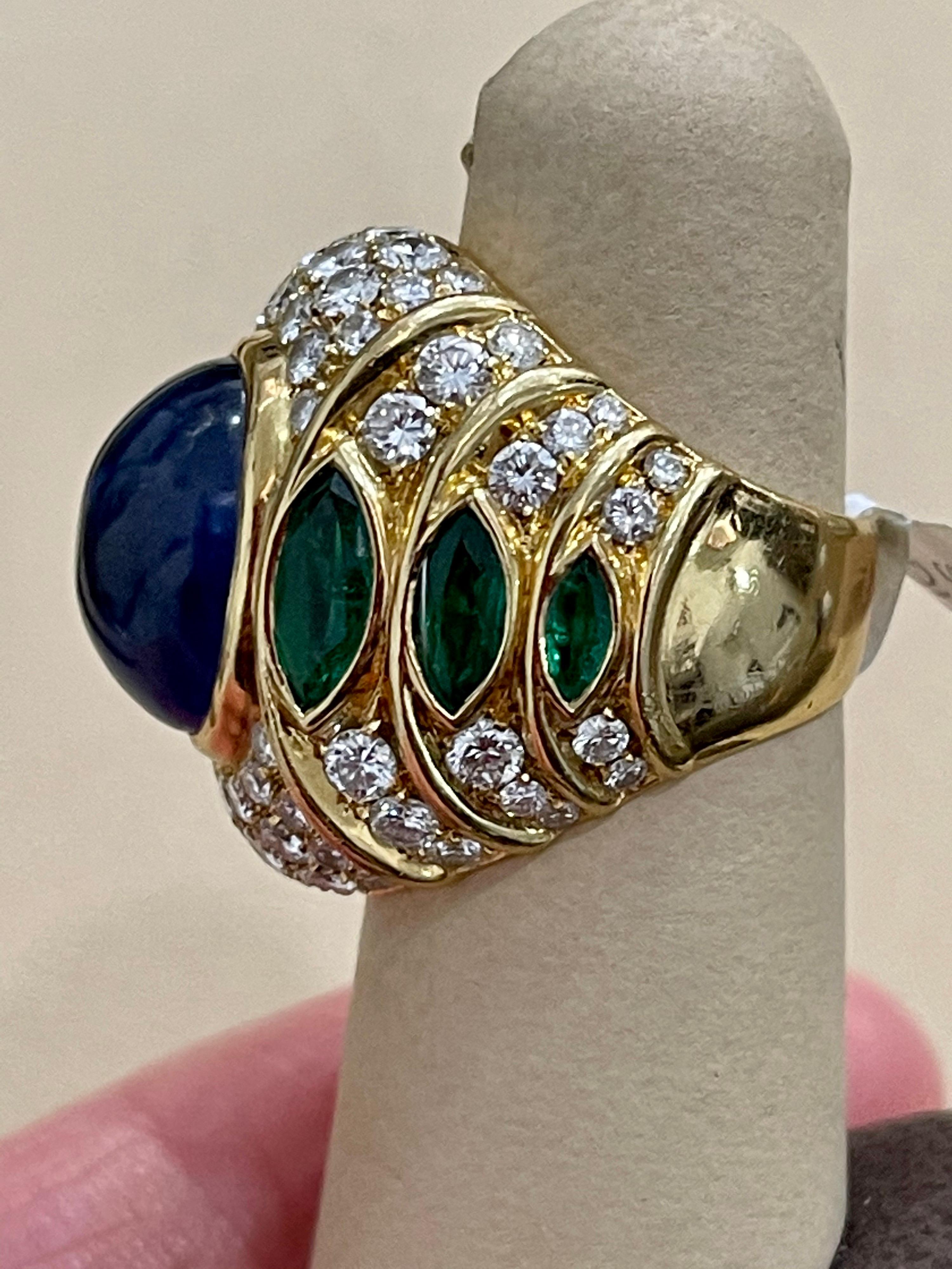 Women's or Men's 18 Carat Blue Sapphire Cabochon and Diamond 18 Karat Gold Ring For Sale