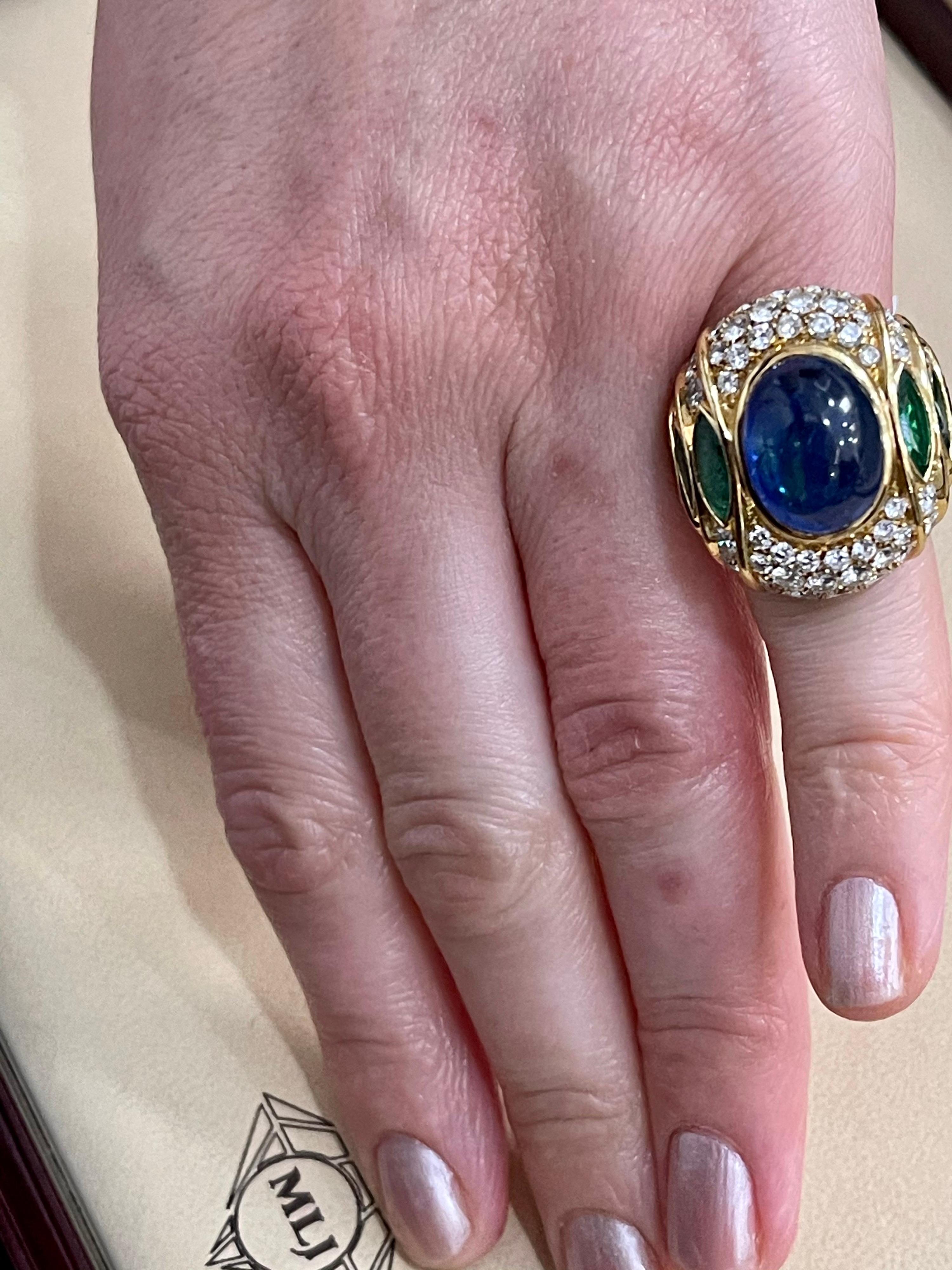 18 Carat Blue Sapphire Cabochon and Diamond 18 Karat Gold Ring For Sale 3