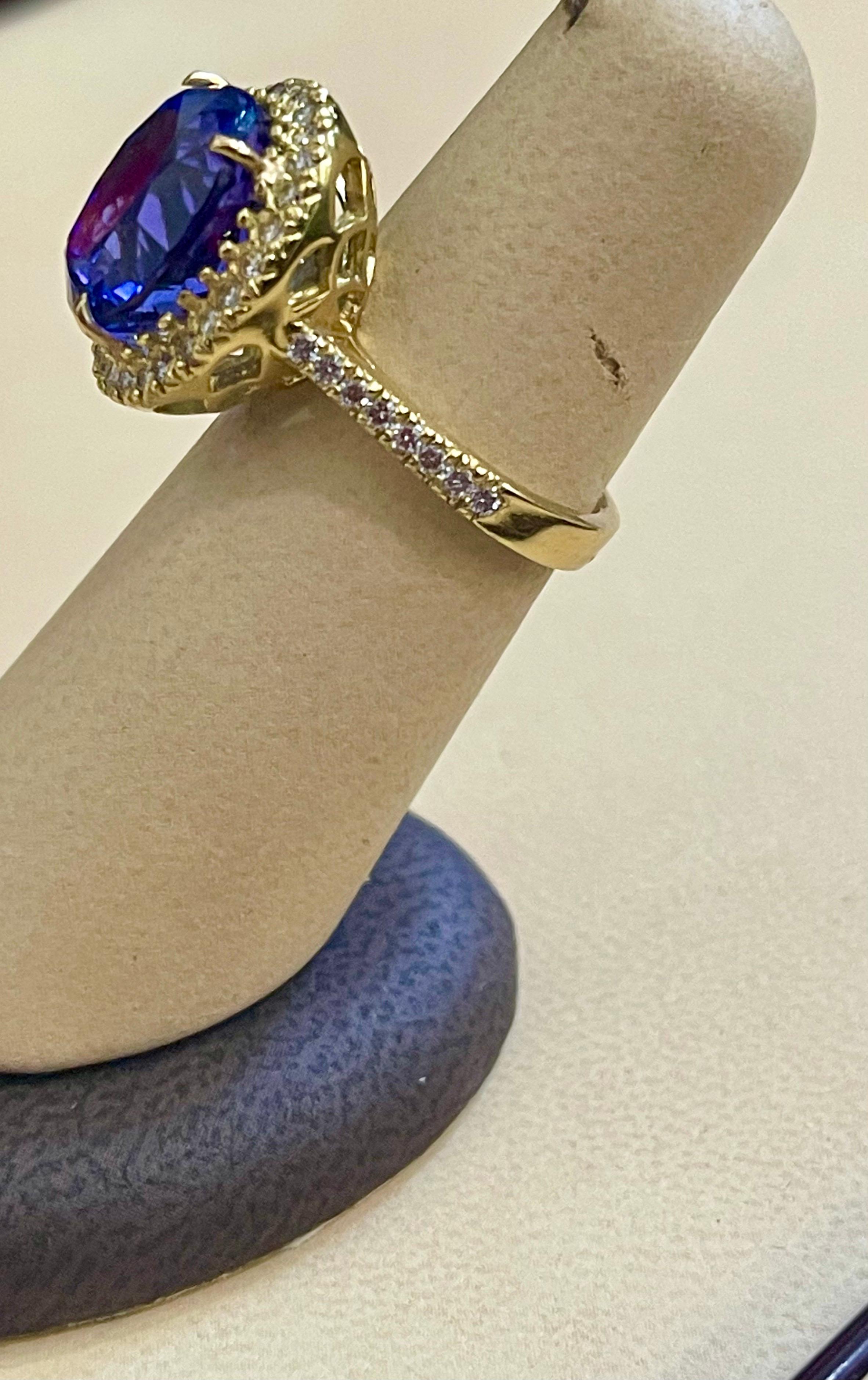 8.2 Carat Oval Tanzanite and 1.2 Carat Diamond Ring 18 Karat Yellow Gold 4