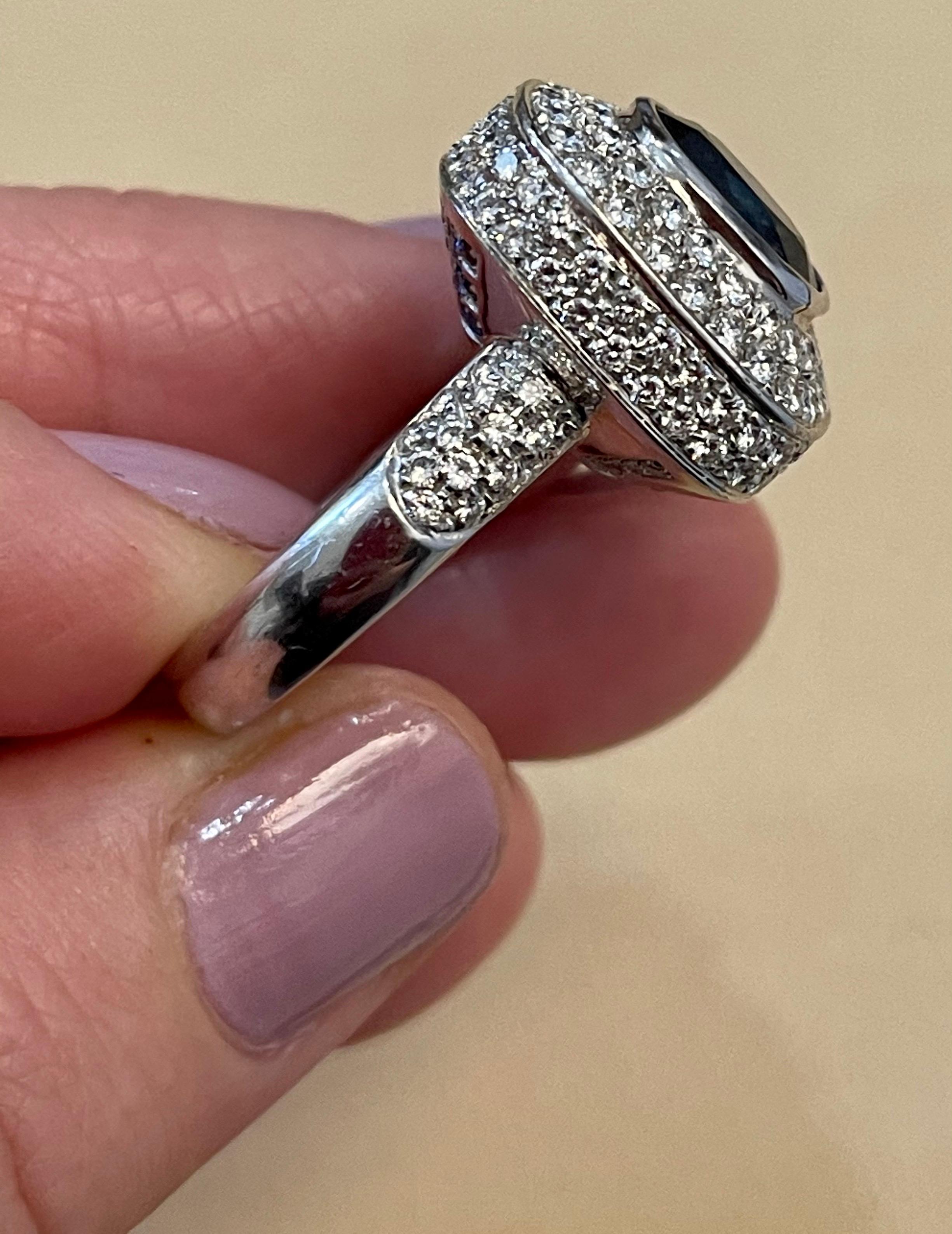 Zafiro azul de Ceilán y diamante Anillo de cóctel de oro blanco de 18 quilates en venta 10
