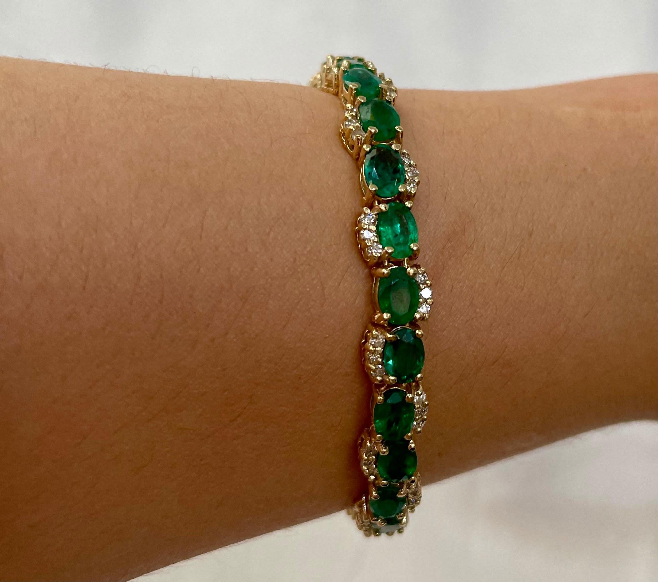 21 Carat Natural Brazil Emerald & 2.6 Ct Diamond Tennis Bracelet 14 Karat Y Gold For Sale 7