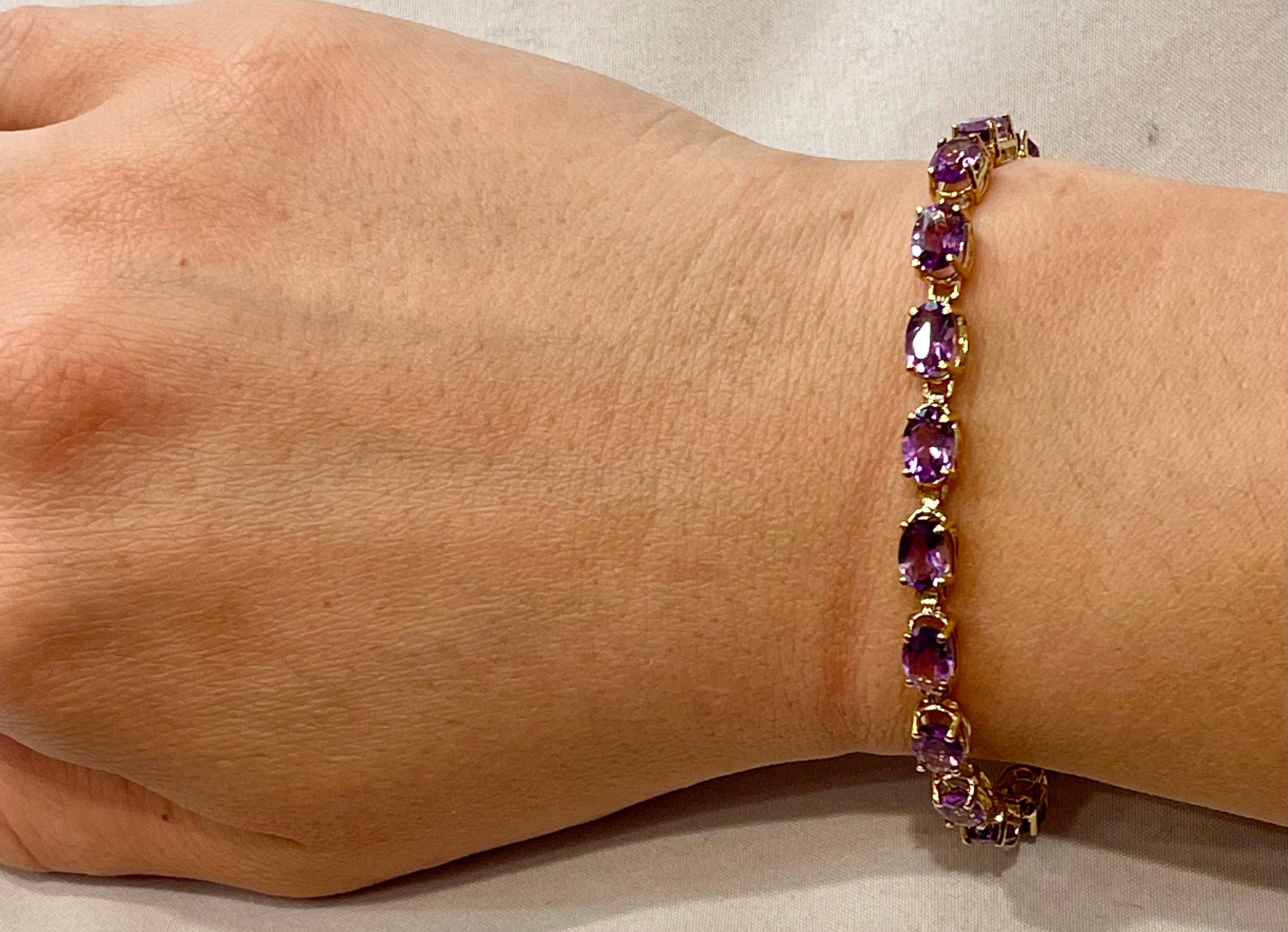 12 Carat Genuine Natural Amethyst Tennis Bracelet 14 Karat Yellow Gold In Excellent Condition For Sale In New York, NY