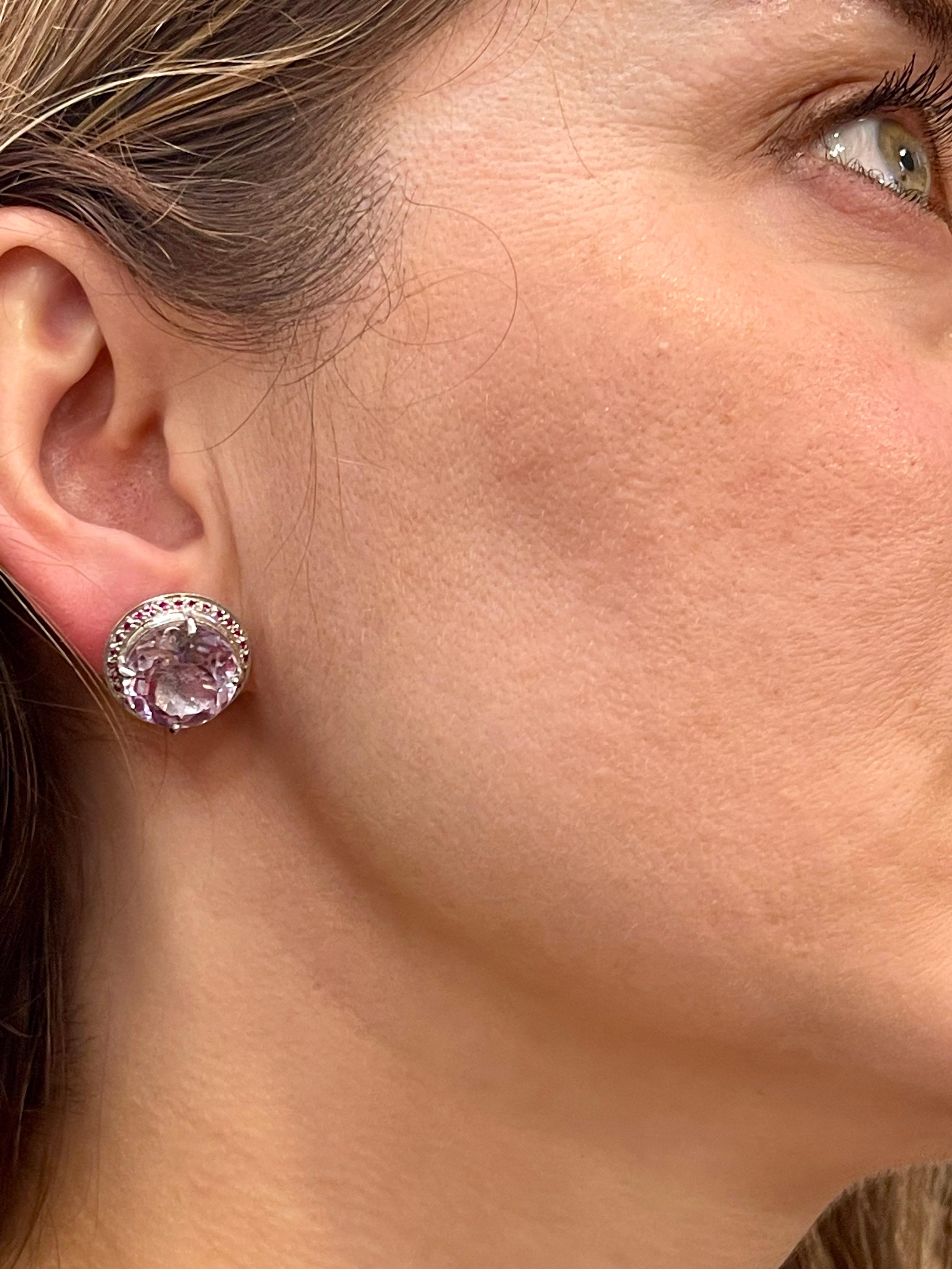 Boucles d'oreilles en or blanc 18 carats avec améthyste rose naturelle ronde 24 carats à l'arrière en vente 6