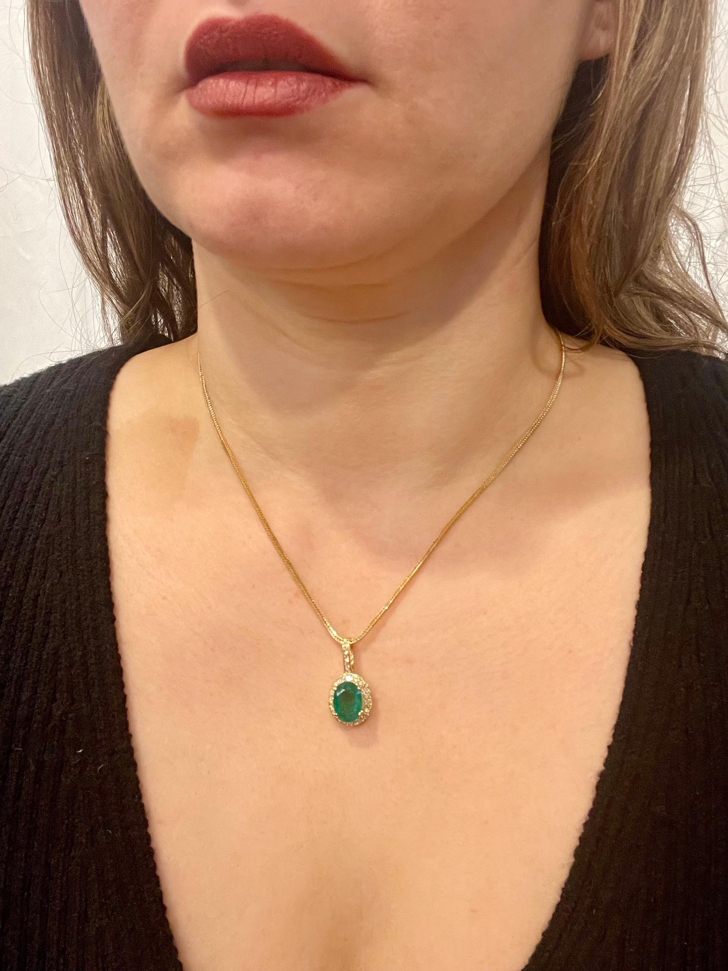 4.0 Ct Natural Oval Shape Emerald & Diamond Pendant 14 Karat Yellow Gold Chain For Sale 11