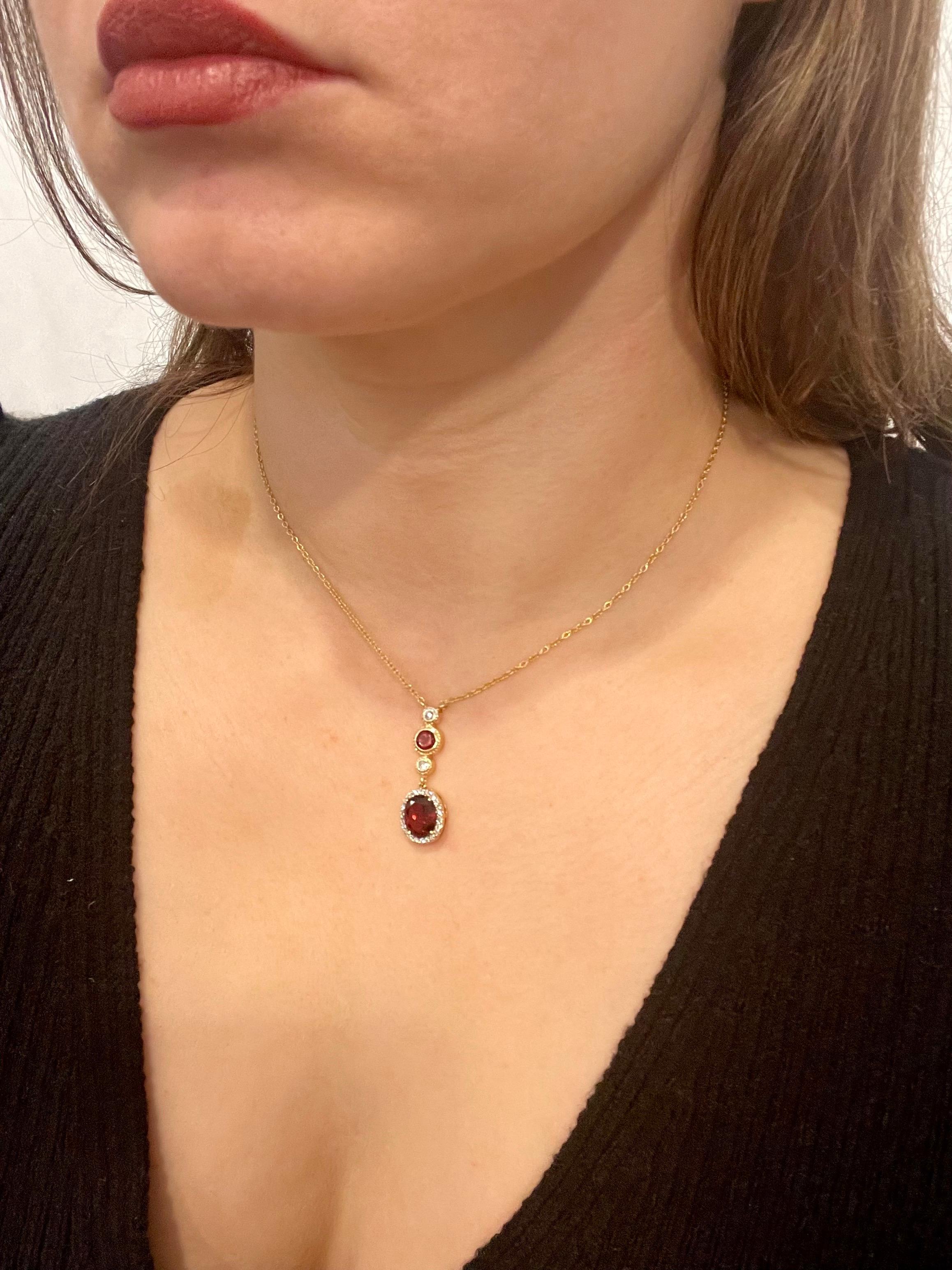 6 Carat Oval Shape Garnet and 0.6 Carat Diamond Necklace in 14 Karat Yellow Gold For Sale 9