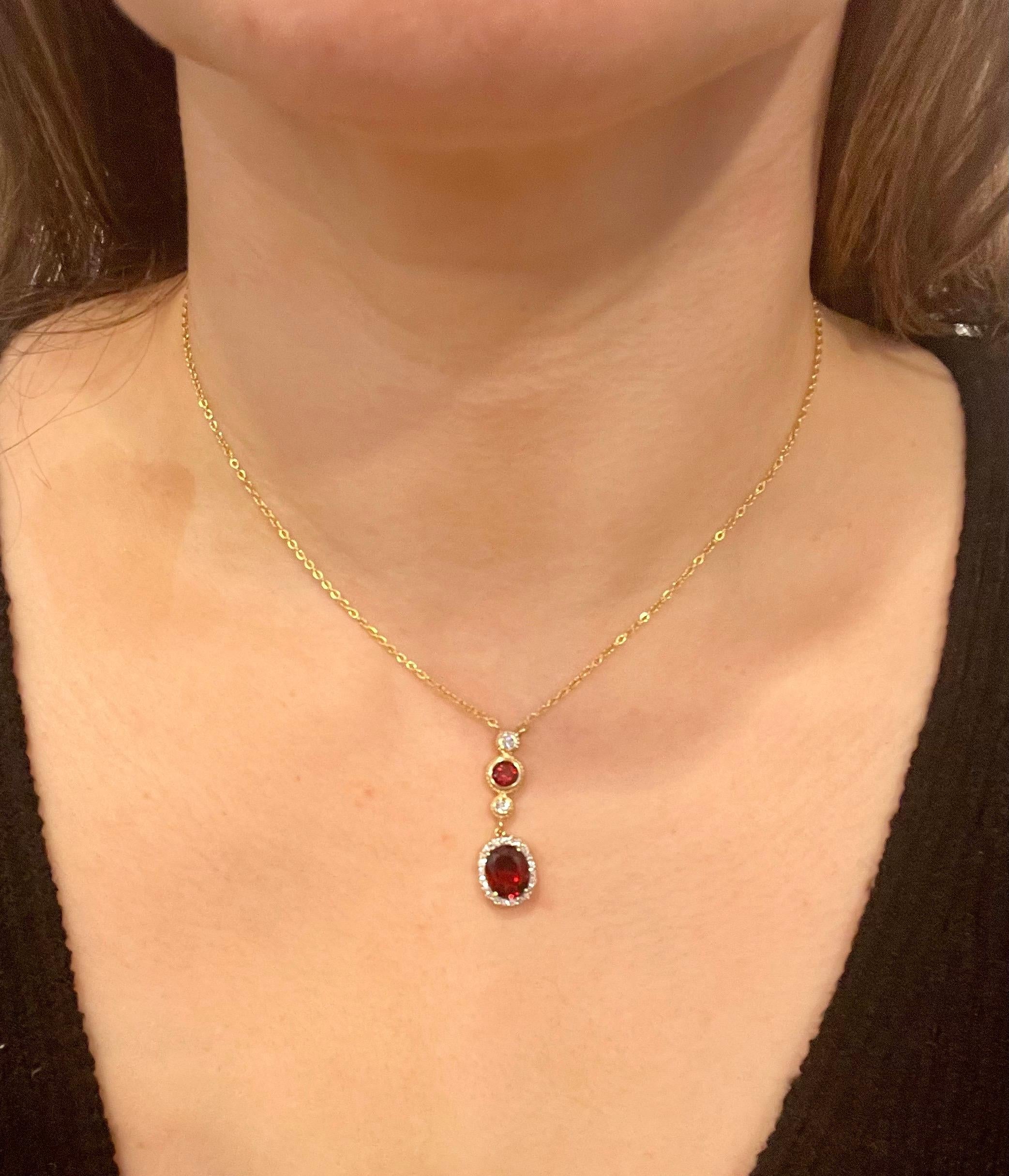 6 Carat Oval Shape Garnet and 0.6 Carat Diamond Necklace in 14 Karat Yellow Gold For Sale 10
