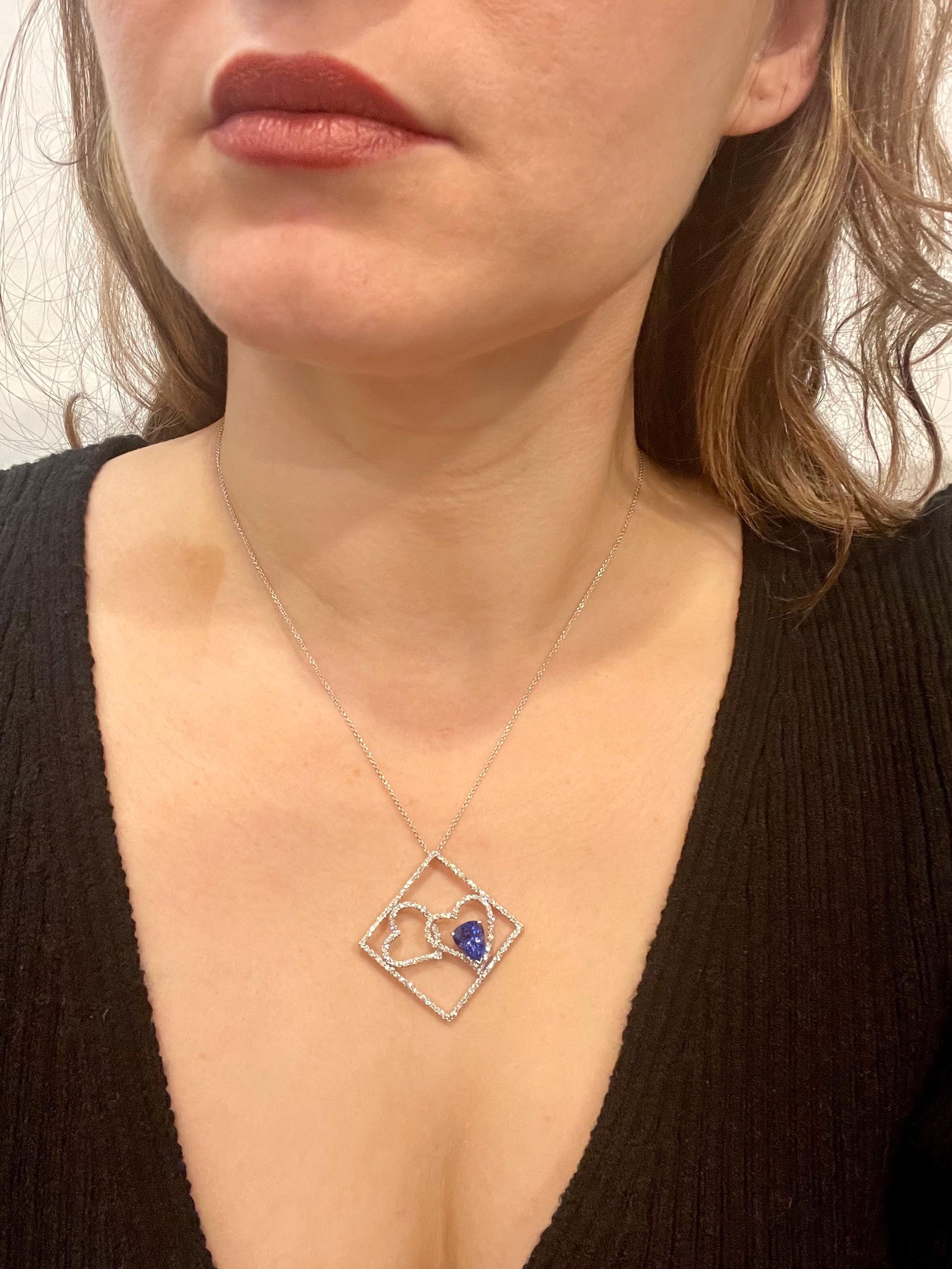 3 Carat Tanzanite and 2 Carat Diamond Two Heart Pendant/ Necklace 18 Karat Gold For Sale 2