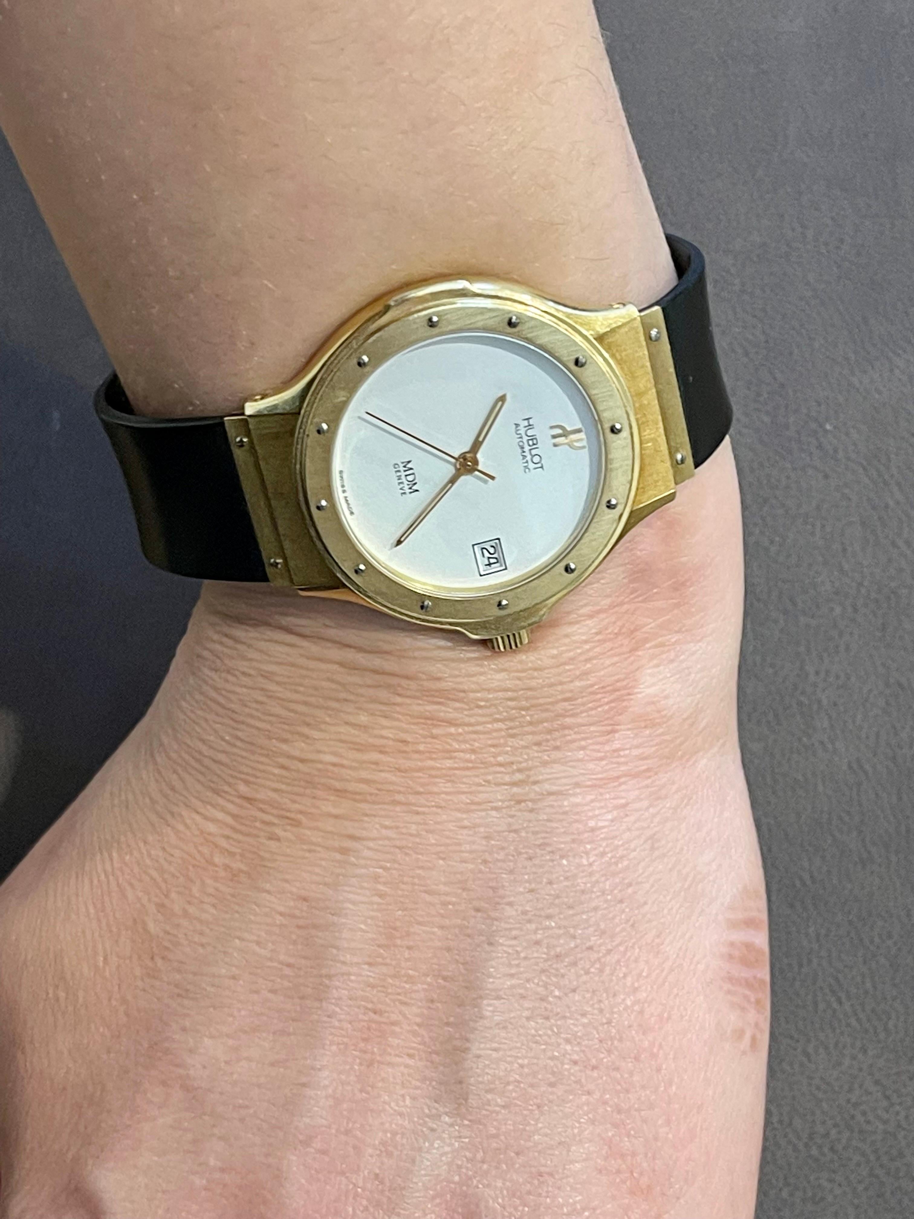 Hublot MDM 1581.3 Reloj automático unisex de oro amarillo de 18 quilates, esfera blanca en venta 16