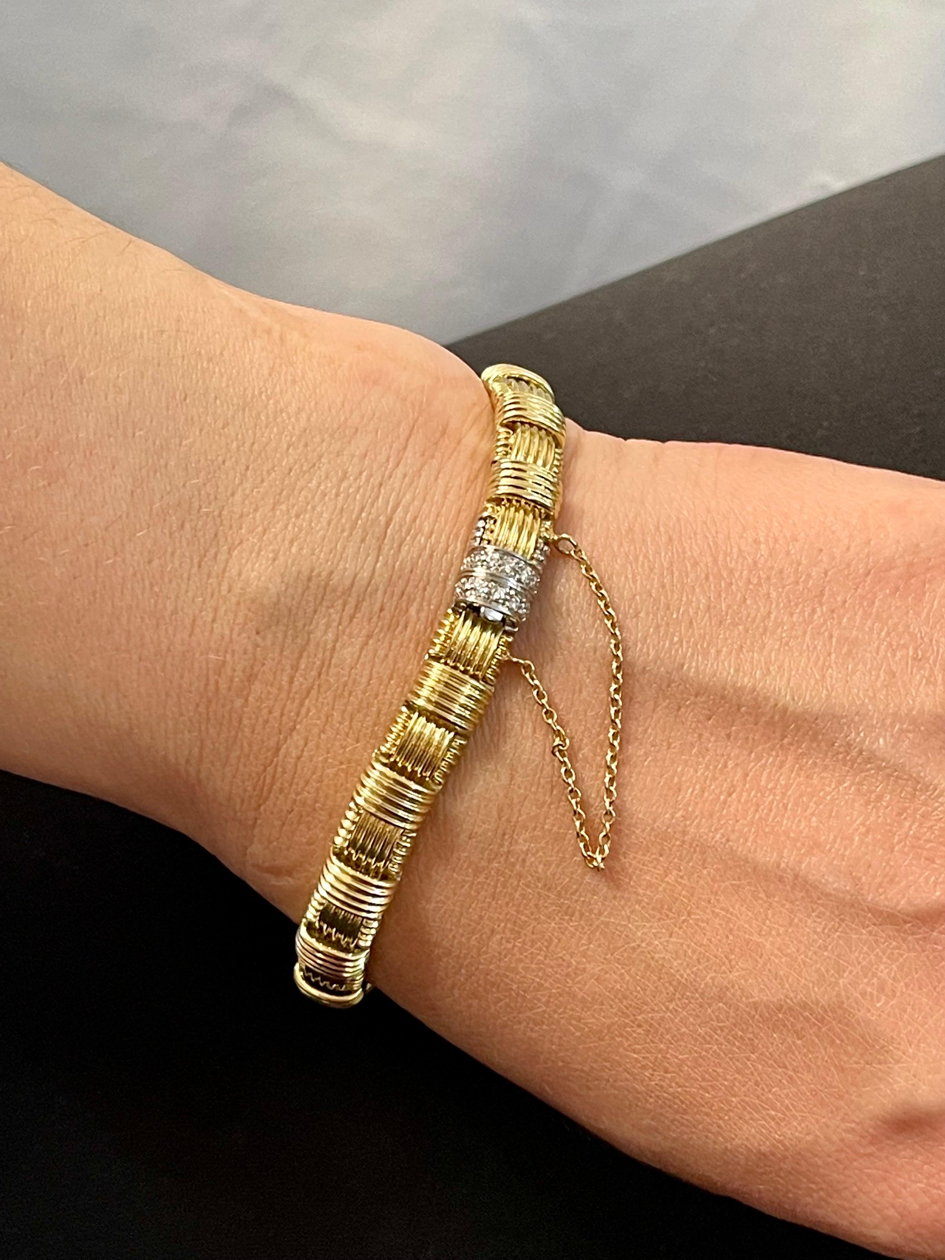 Roberto Coin Appassionata Diamond Bracelet in 18 Karat Yellow Gold In Excellent Condition In New York, NY