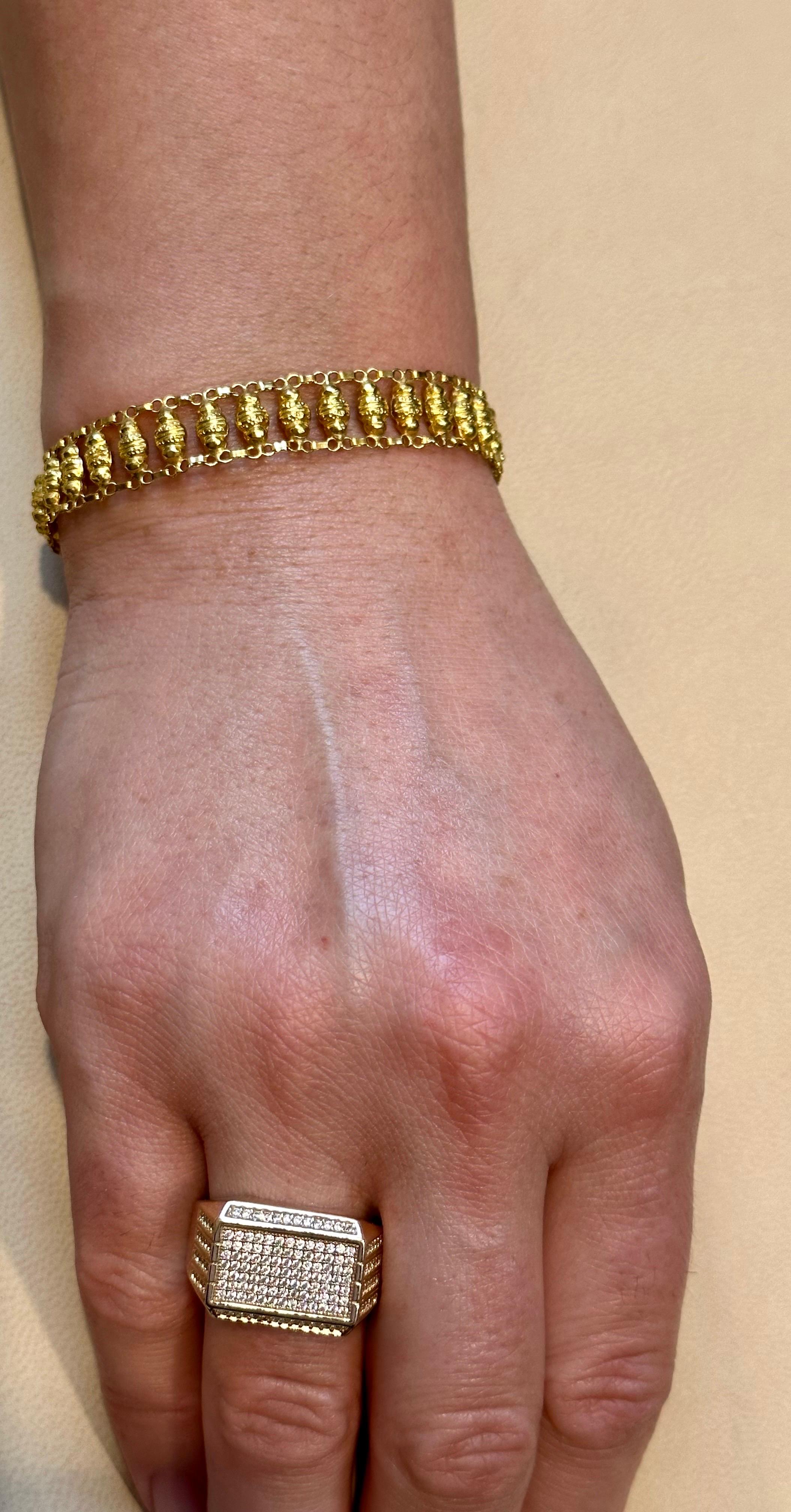 22 Karat Yellow Gold 7.6 Gm Link Bracelet Unisex 9