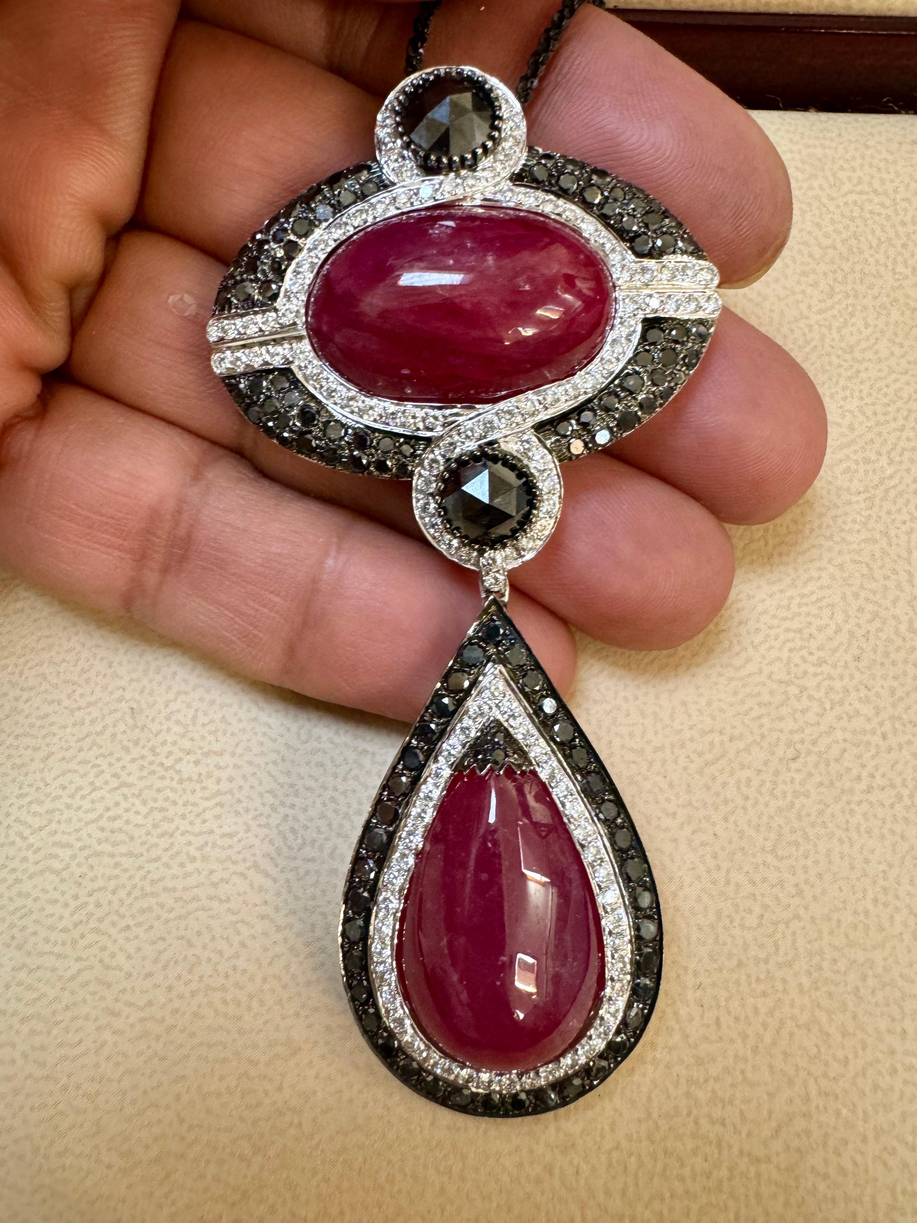 Grand pendentif vintage en rubis naturel 40 carats, non chauffé et diamants noirs et blancs 18 carats en vente 3