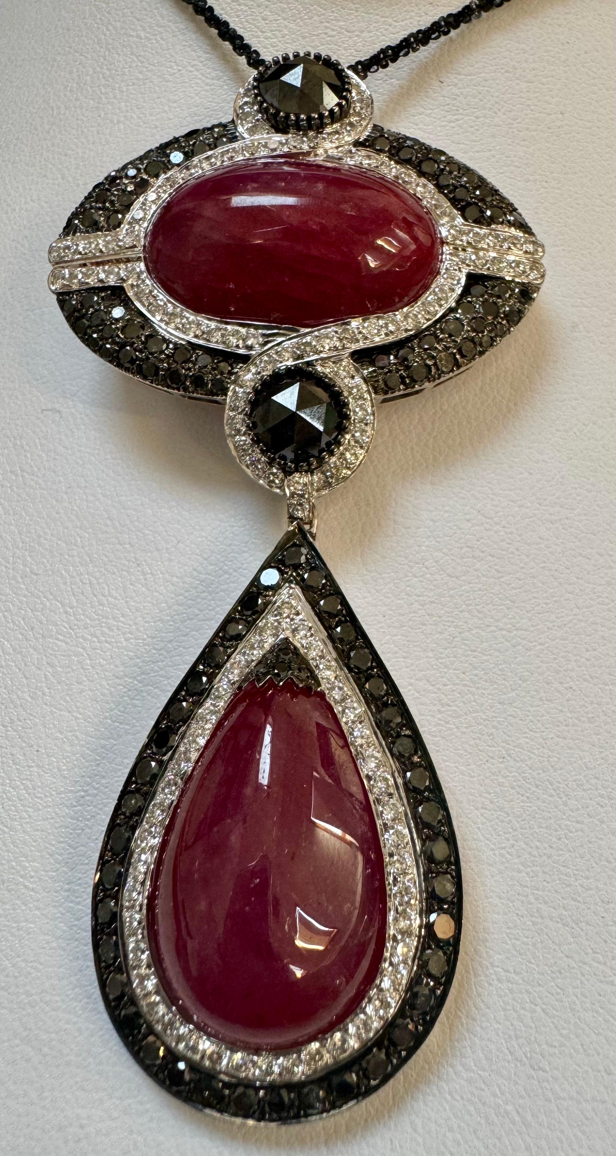 Grand pendentif vintage en rubis naturel 40 carats, non chauffé et diamants noirs et blancs 18 carats en vente 6