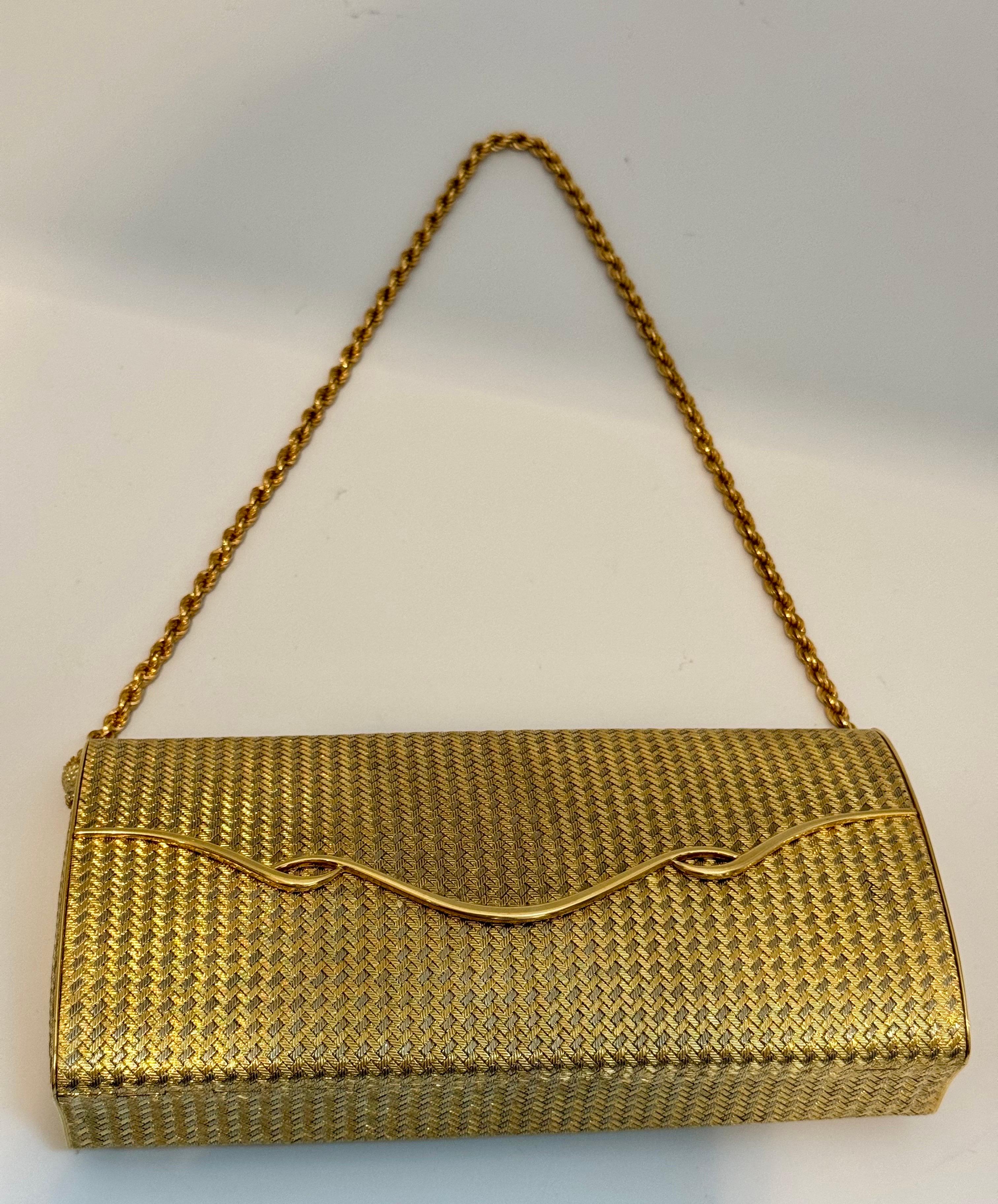 Massoni Rome 1960s 18K Yellow Gold Woven Mesh Clutch Handbag  Mirror Inside Rare For Sale 2