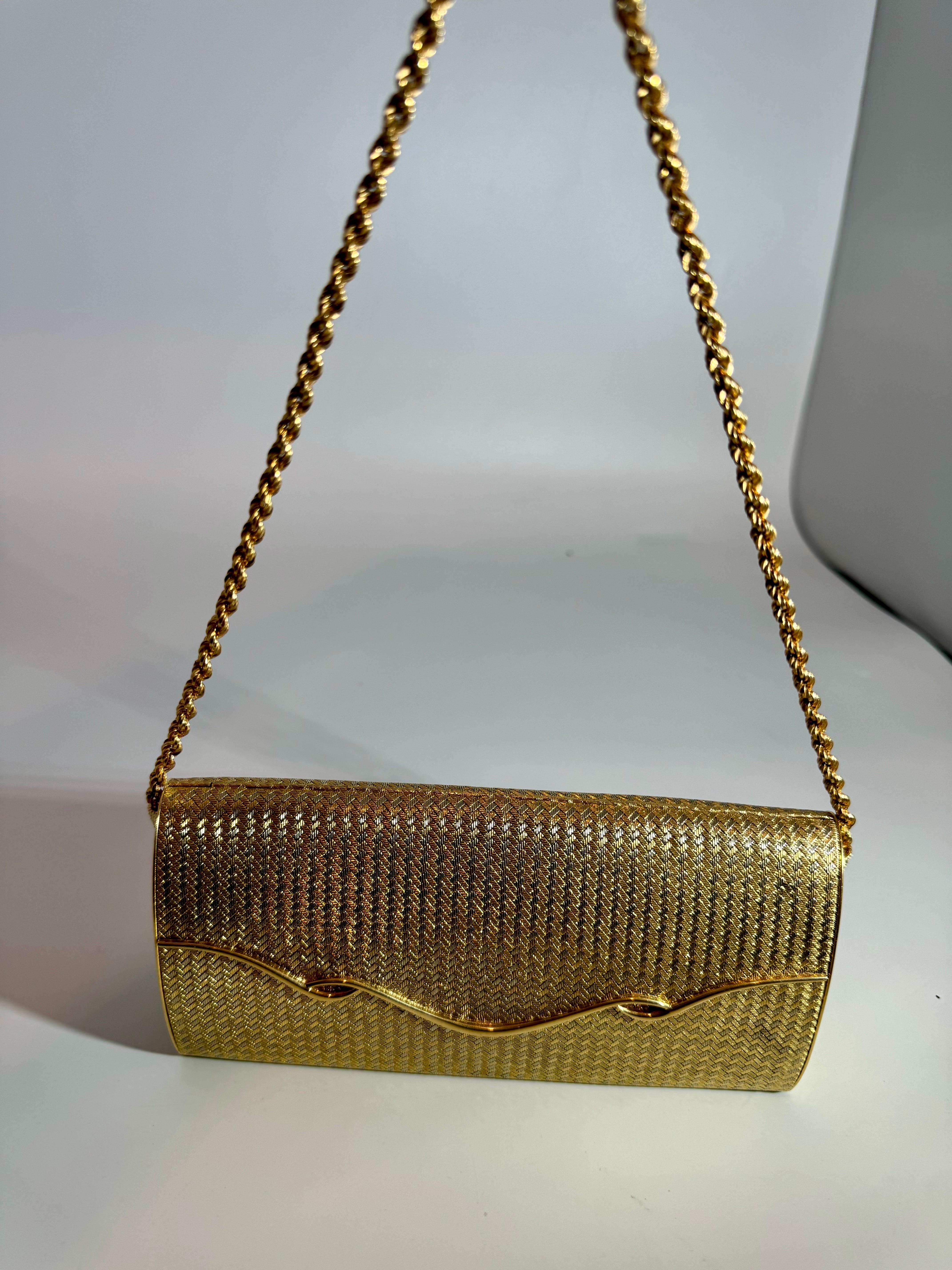 Massoni Rome 1960s 18K Yellow Gold Woven Mesh Clutch Handbag  Mirror Inside Rare For Sale 5