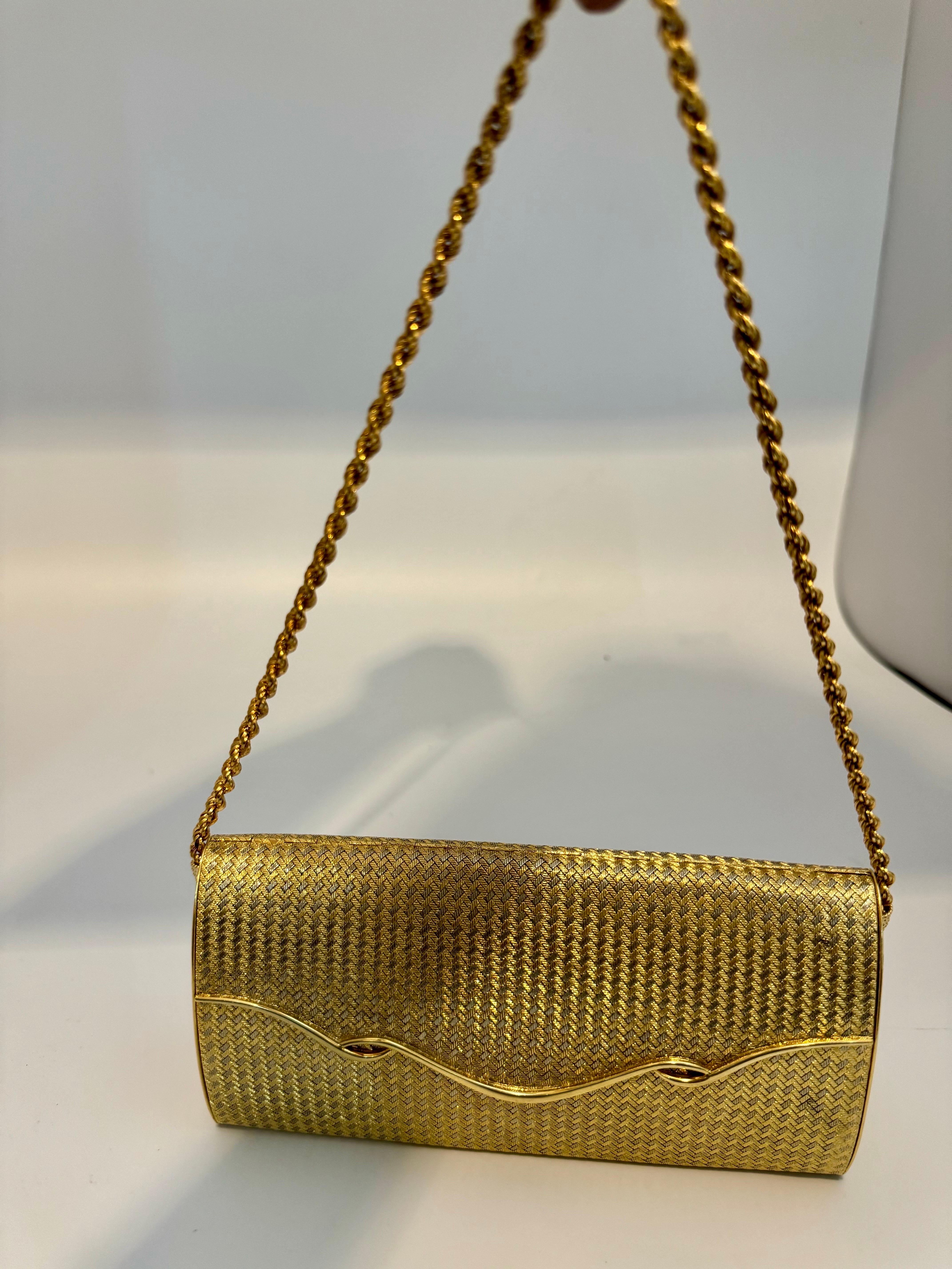 Massoni Rome 1960s 18K Yellow Gold Woven Mesh Clutch Handbag  Mirror Inside Rare For Sale 7