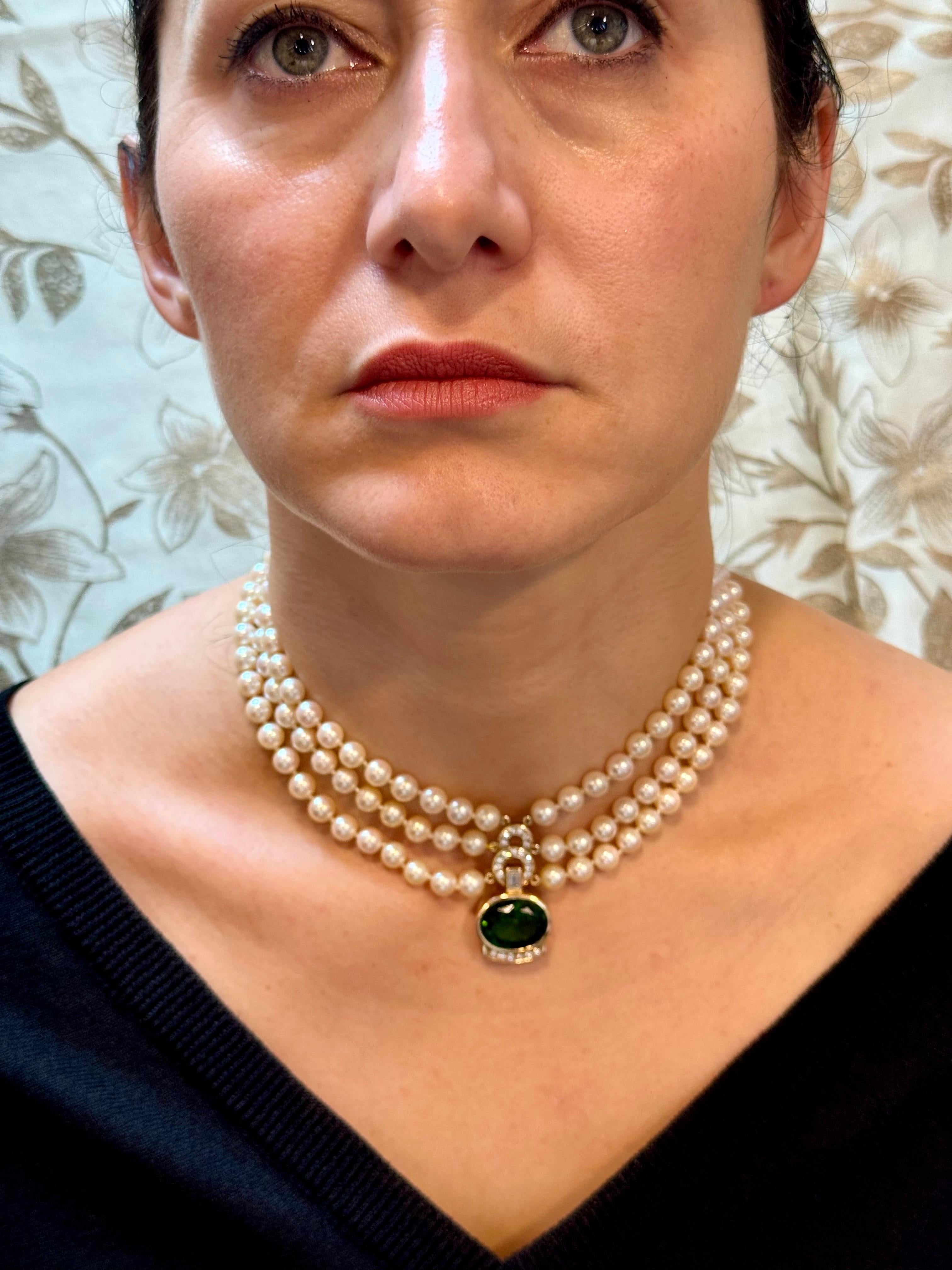 Collier en or 14 carats et triples perles, tourmaline verte 18 carats et diamants 2,5 carats en vente 13