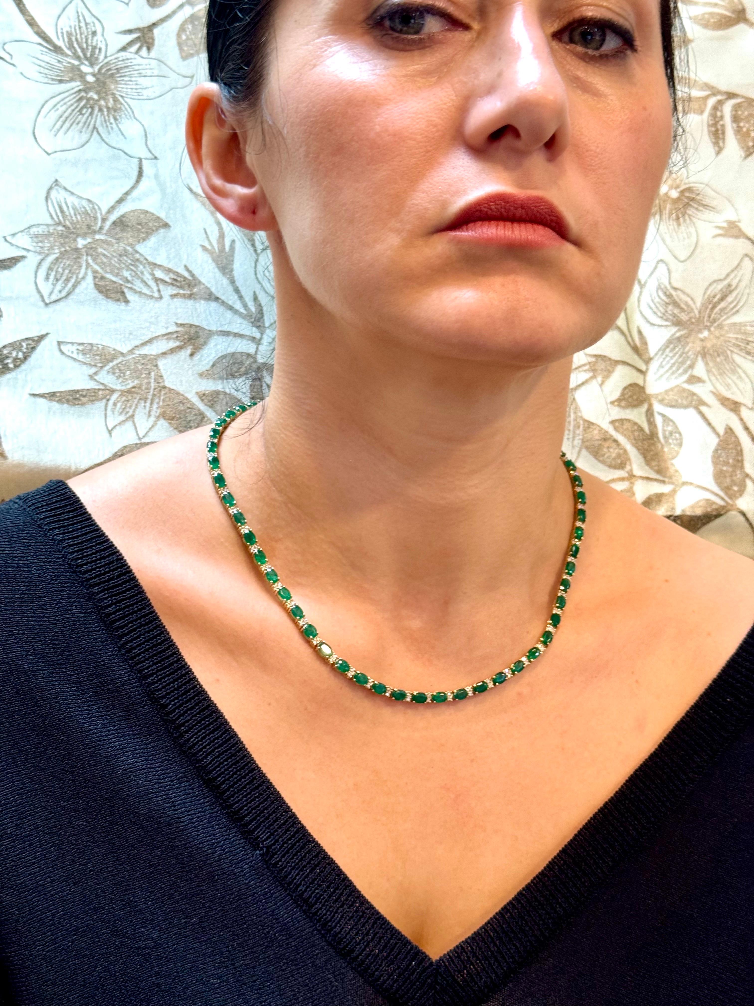 30 Carat Oval Brazilian Emerald & 3 Carat Diamond Tennis Necklace 14 Karat Gold For Sale 11