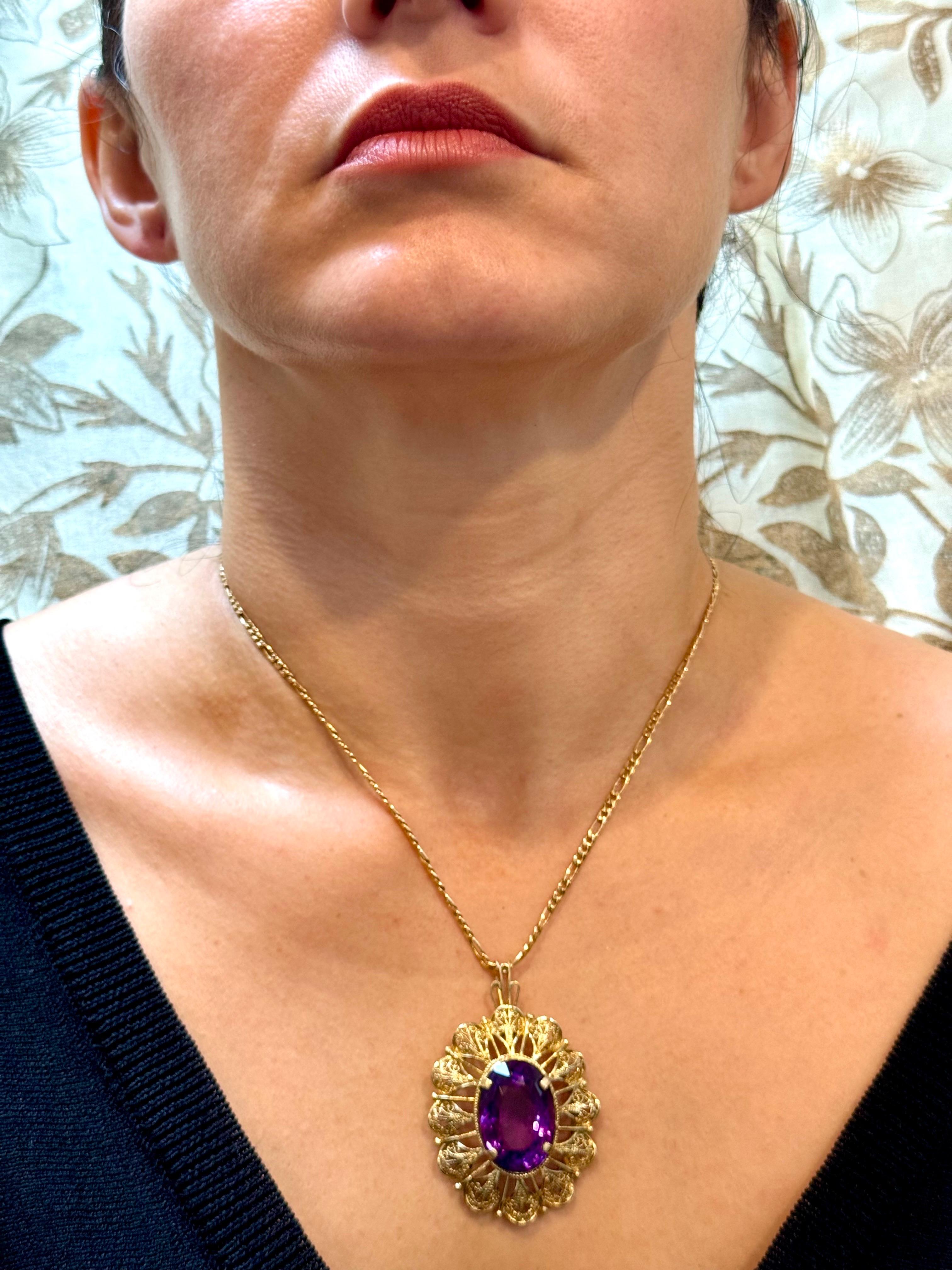 23 Carat Oval Amethyst Pendant  Necklace 18 Karat Yellow Gold Vintage For Sale 9